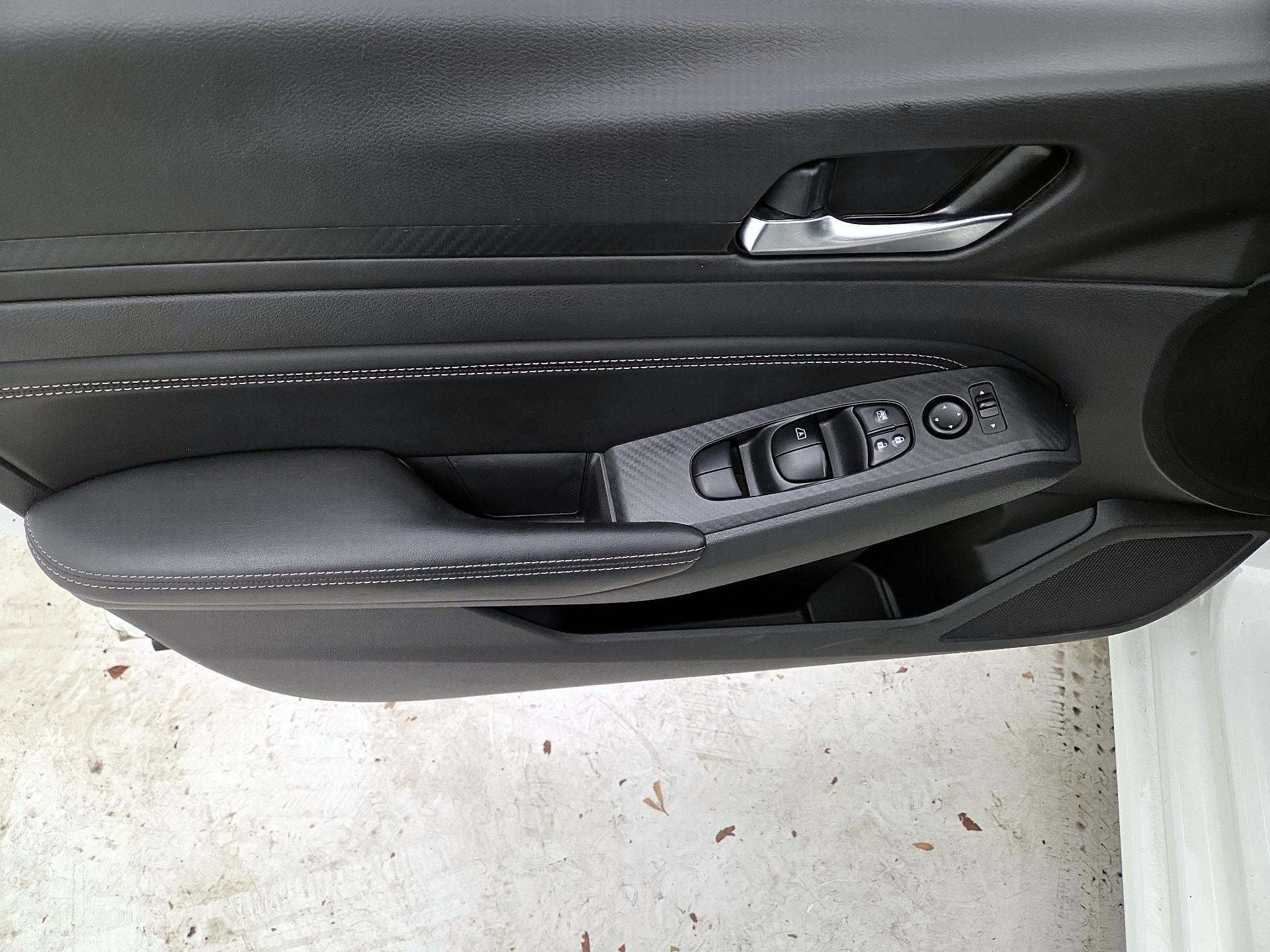 Thumbnail: 2019 Nissan Altima - 12