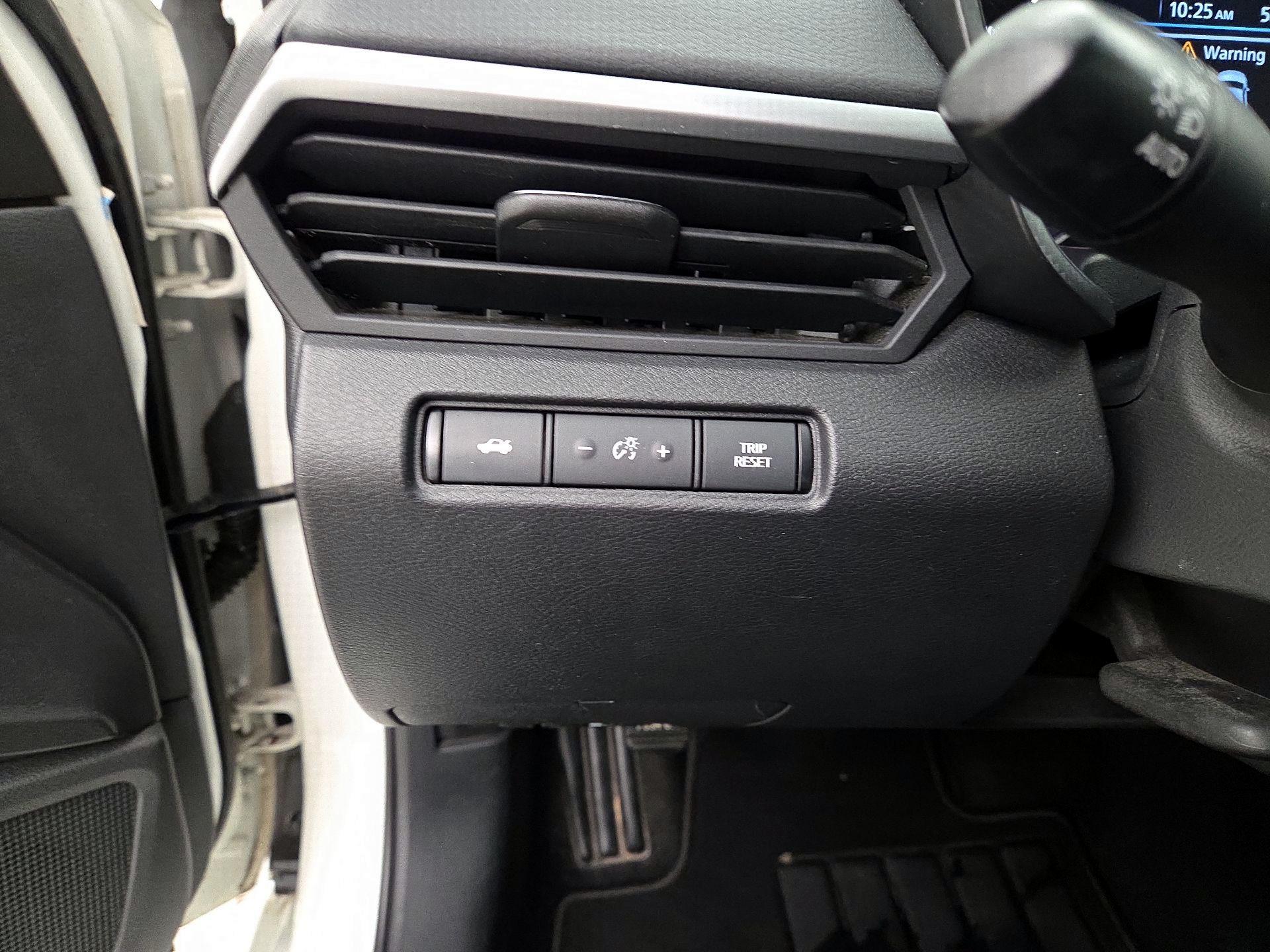 Thumbnail: 2019 Nissan Altima - 13