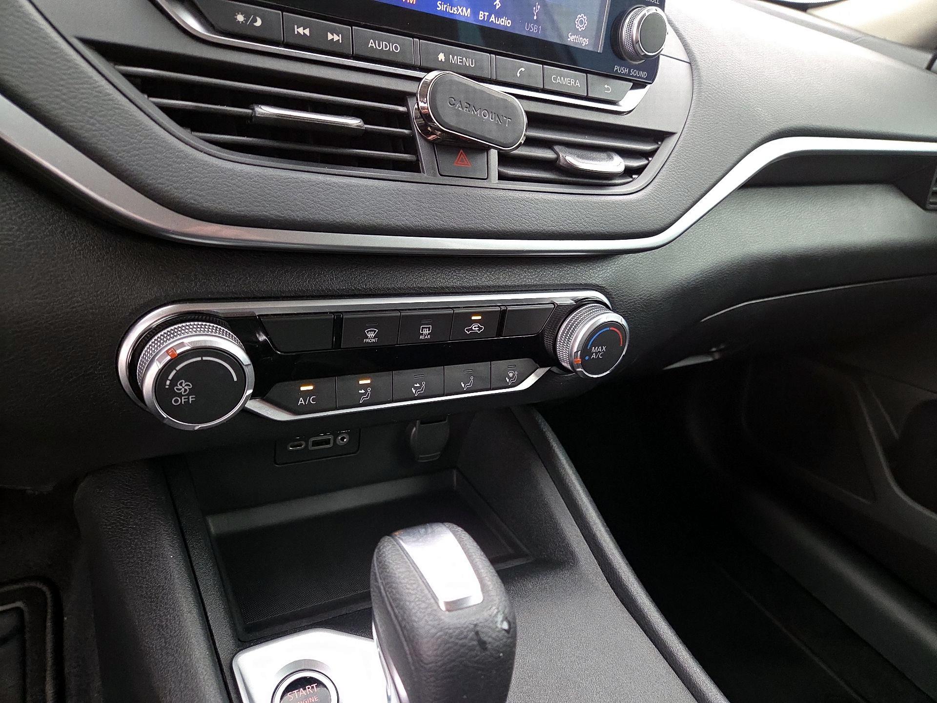 Thumbnail: 2019 Nissan Altima - 16