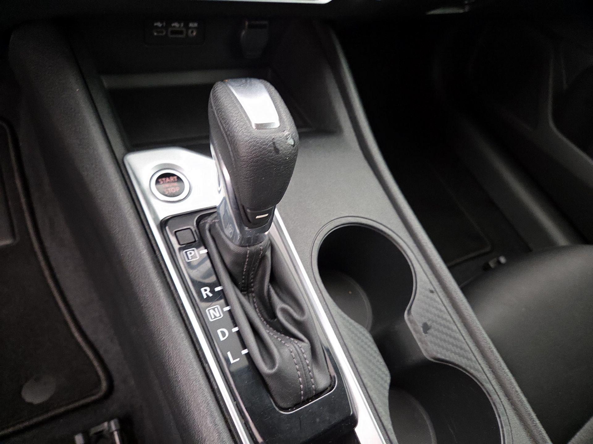 Thumbnail: 2019 Nissan Altima - 17