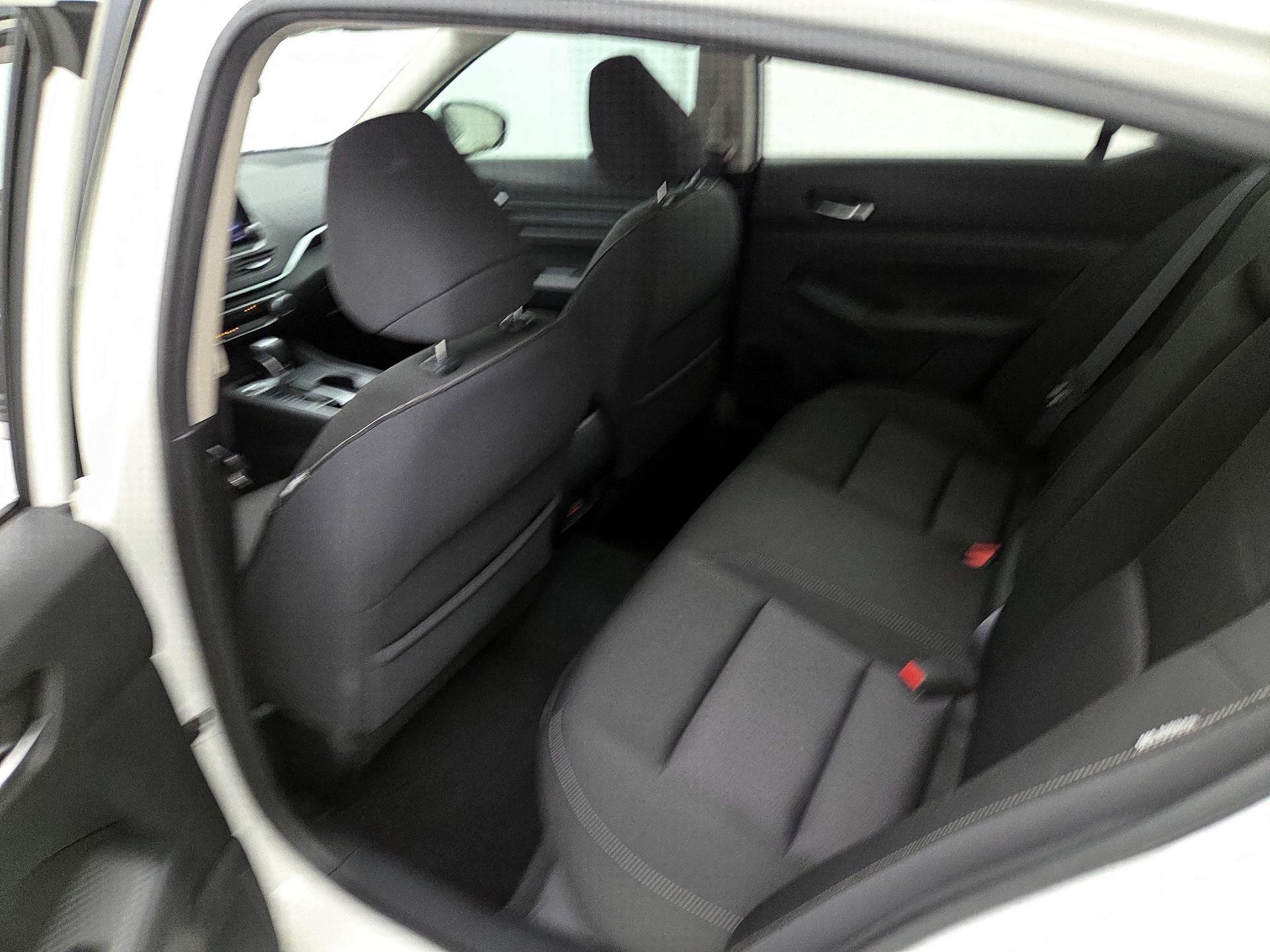 Thumbnail: 2019 Nissan Altima - 19