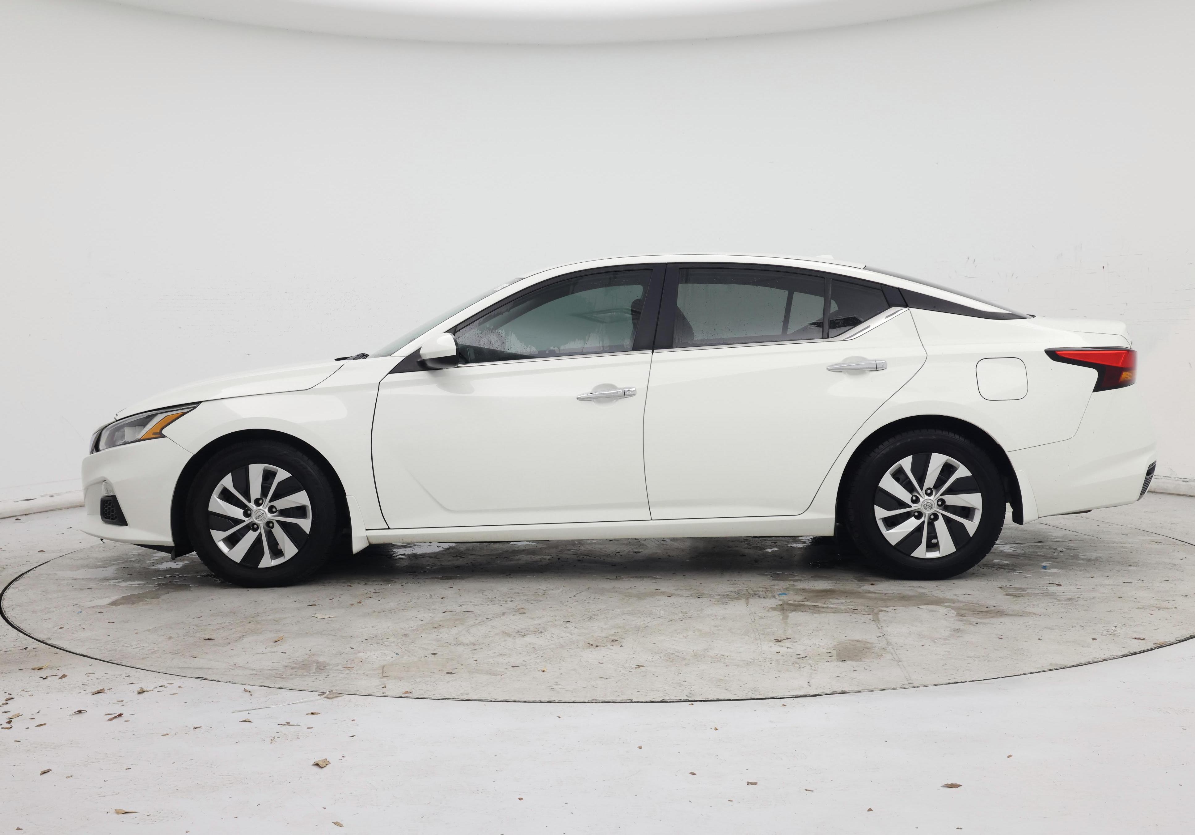 Thumbnail: 2019 Nissan Altima - 3