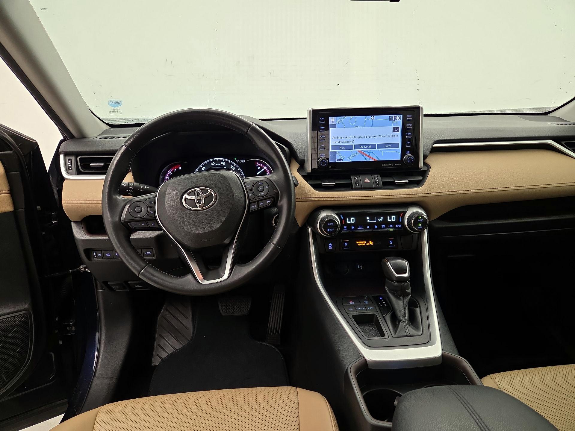 Thumbnail: 2019 Toyota RAV4 - 9