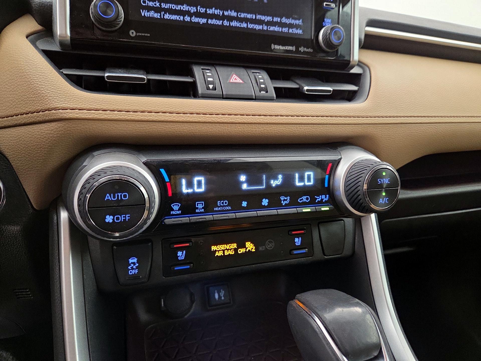 Thumbnail: 2019 Toyota RAV4 - 17