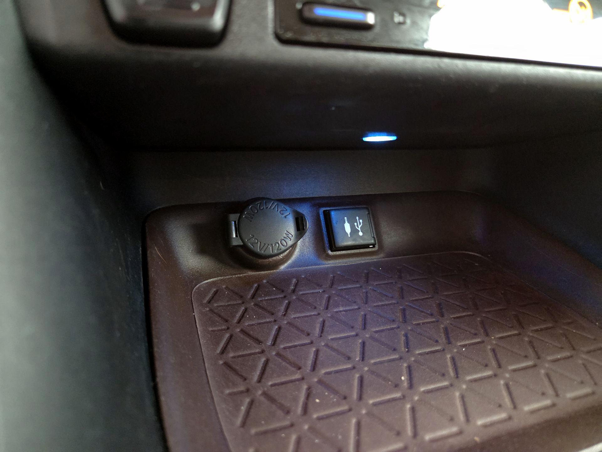 Thumbnail: 2019 Toyota RAV4 - 19