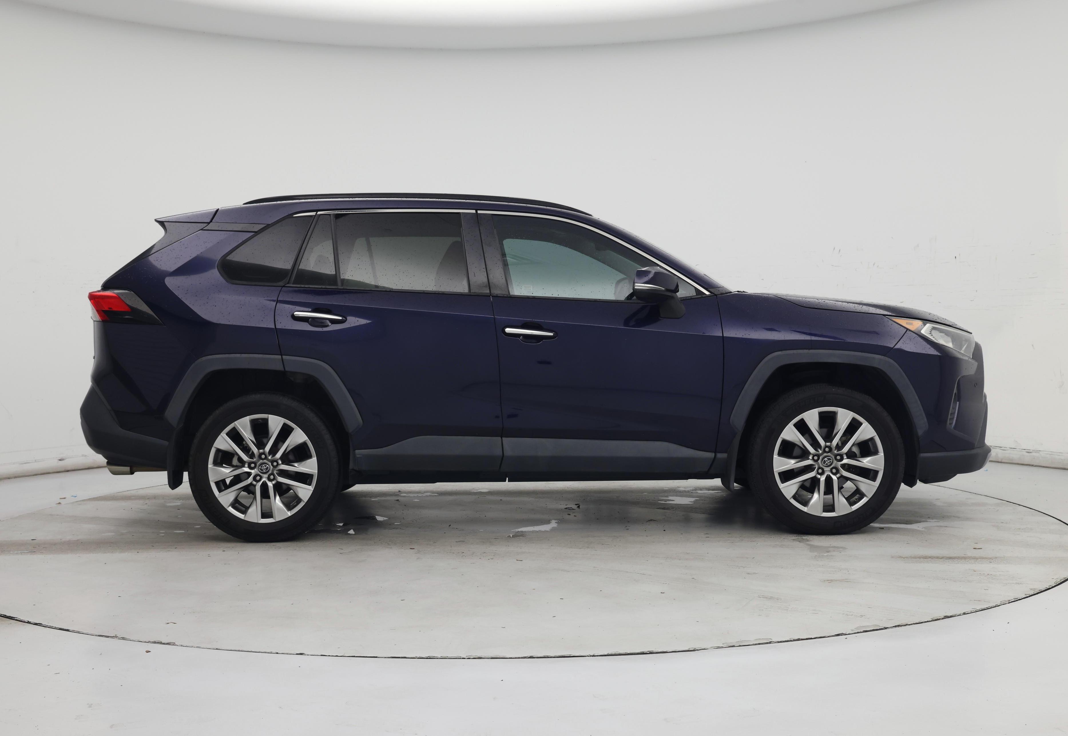 Thumbnail: 2019 Toyota RAV4 - 7