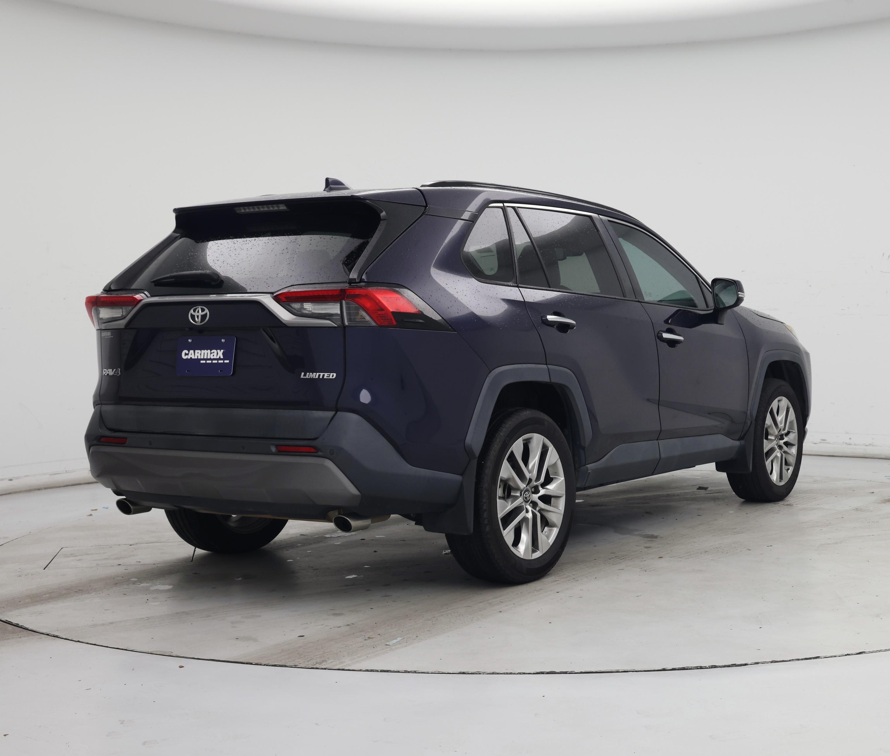 Thumbnail: 2019 Toyota RAV4 - 8