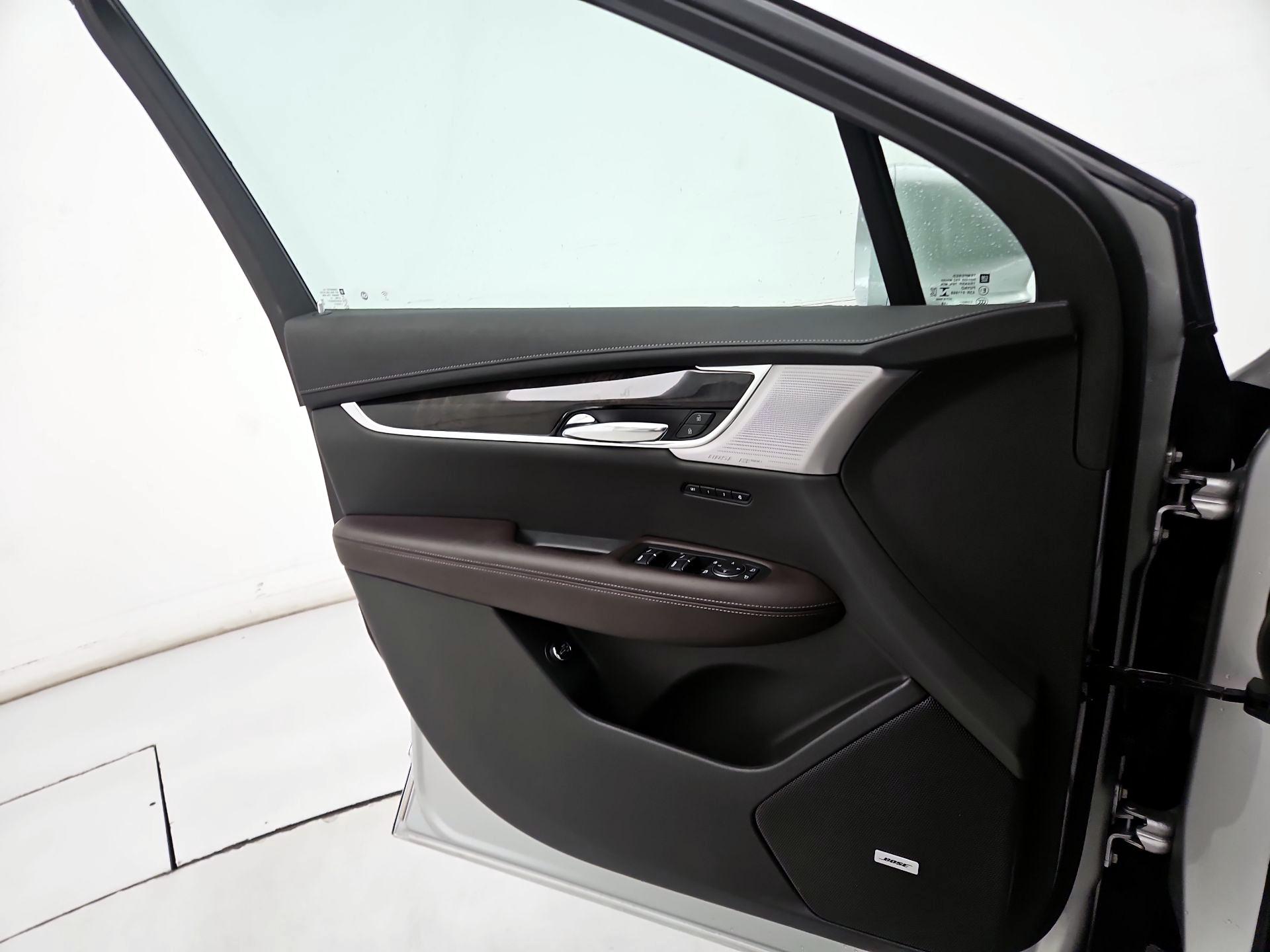 Thumbnail: 2020 Cadillac XT6 - 12