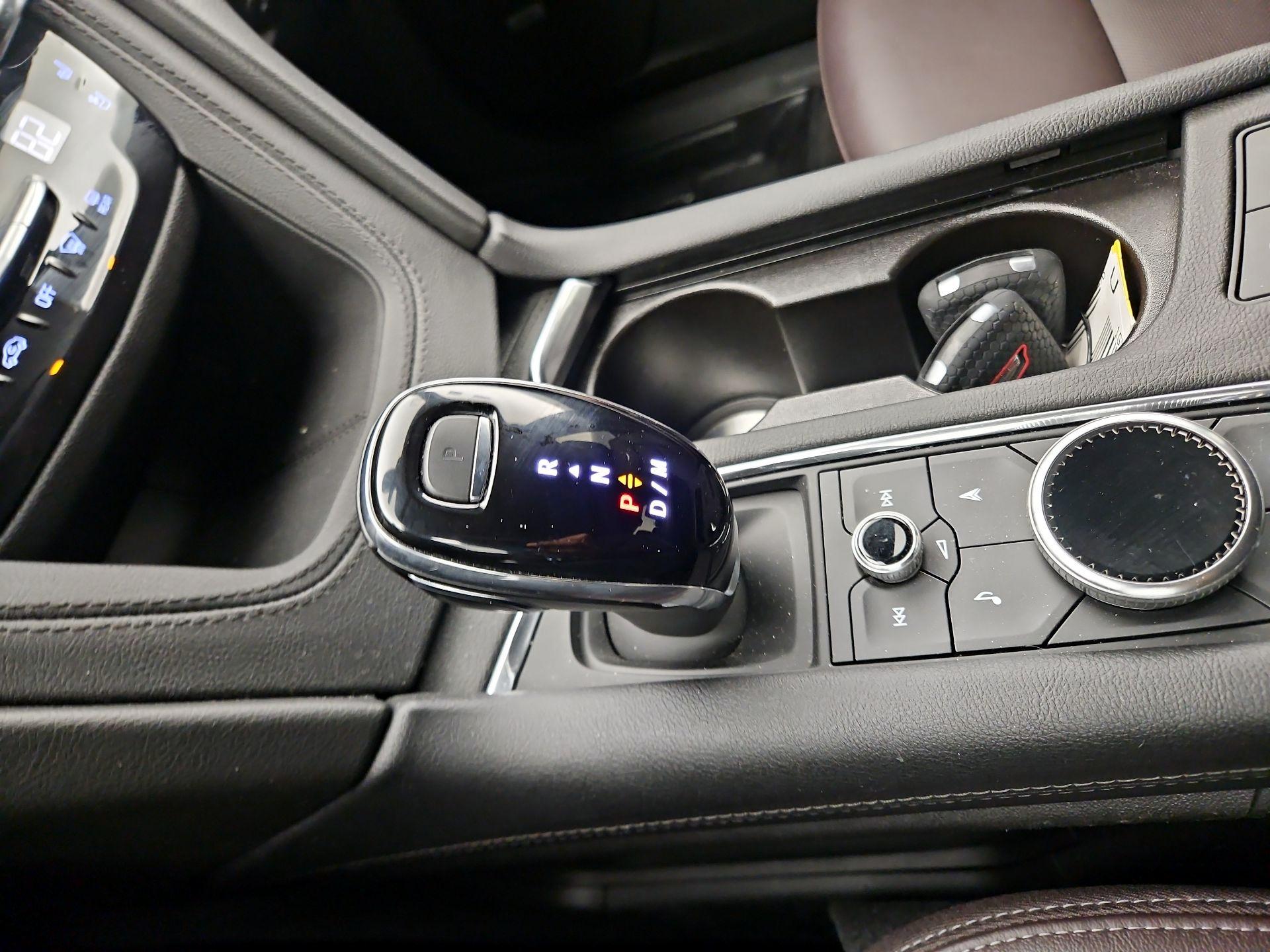 Thumbnail: 2020 Cadillac XT6 - 18