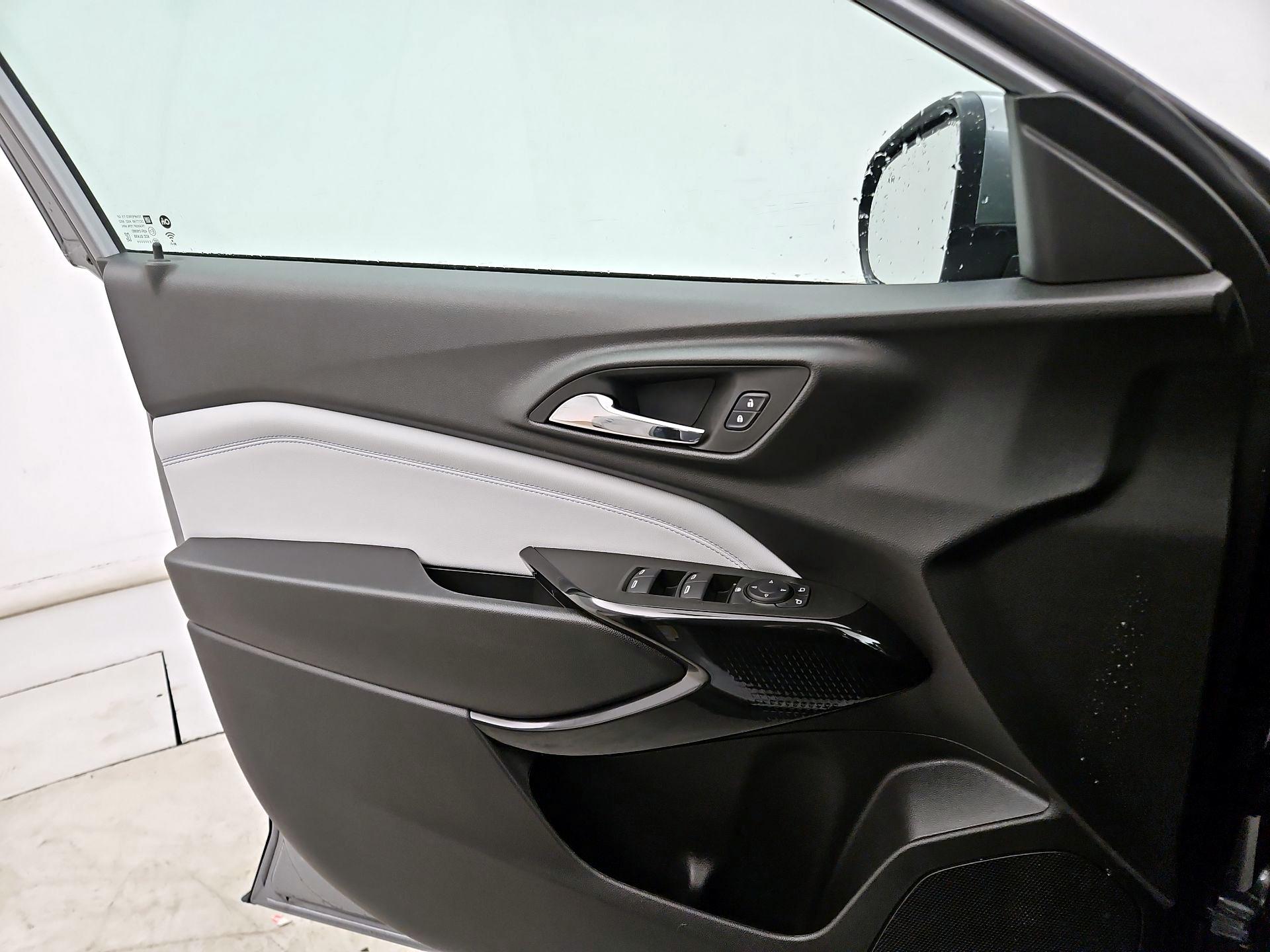 Thumbnail: 2025 Chevrolet Trax - 12