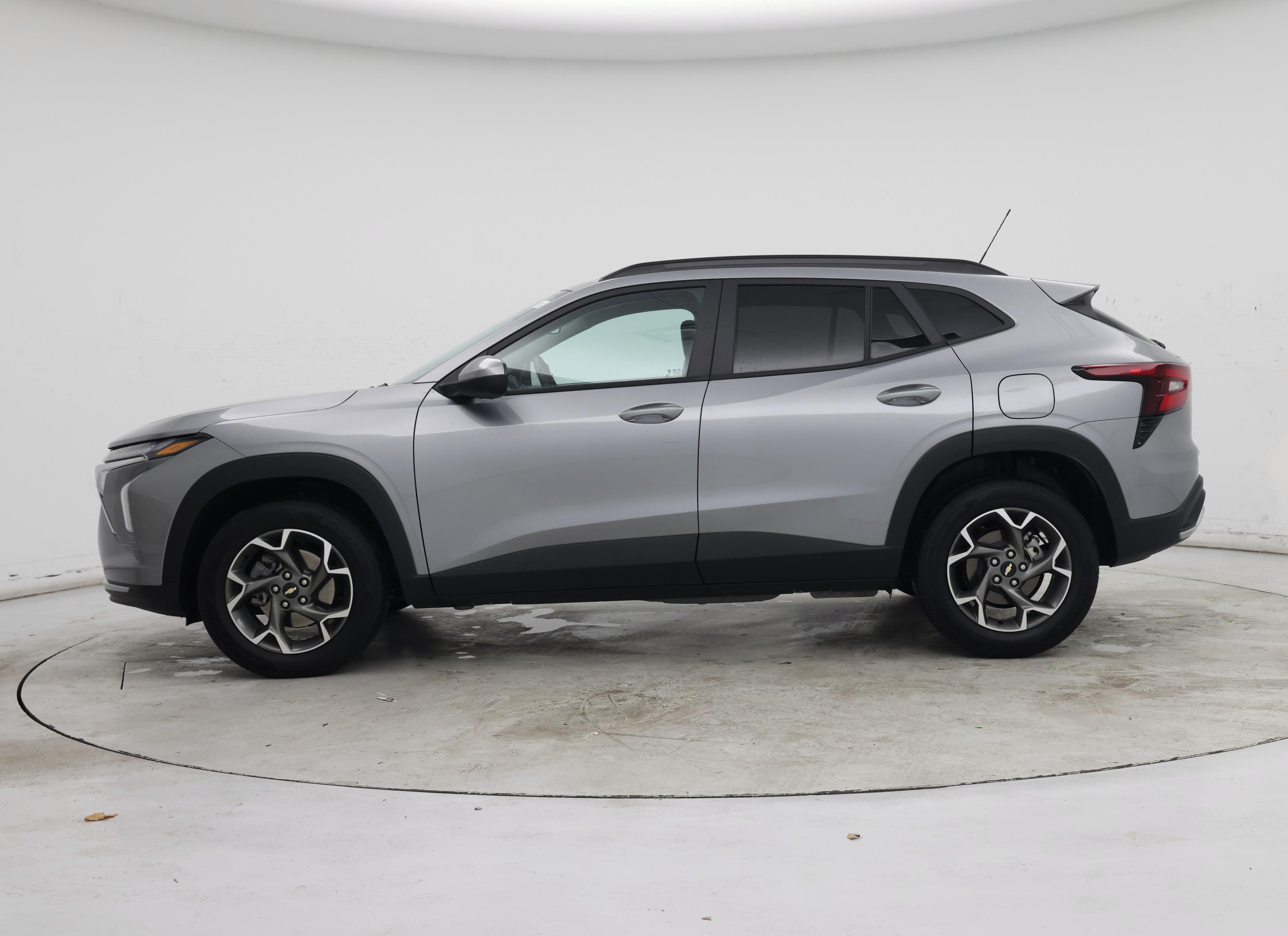 Thumbnail: 2025 Chevrolet Trax - 3