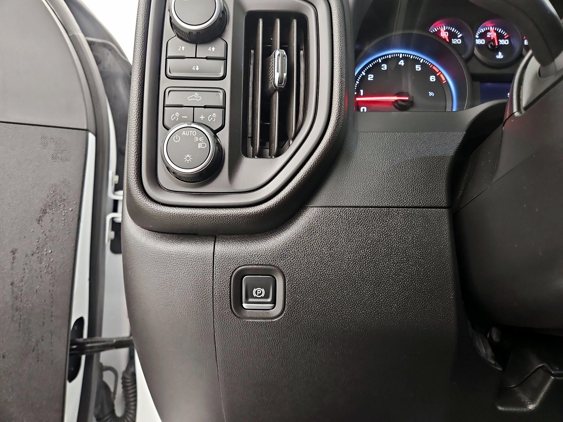 Thumbnail: 2025 Chevrolet Silverado 2500 - 13