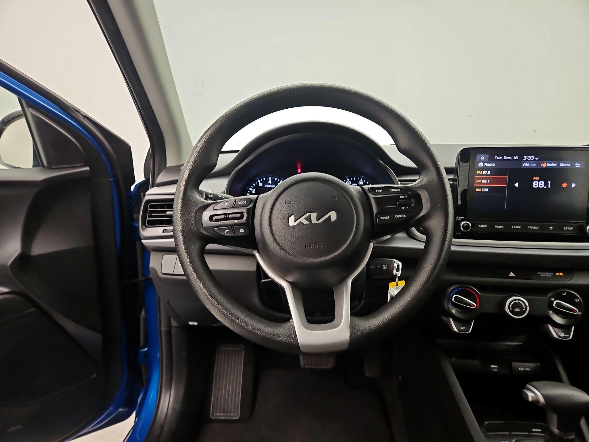 Thumbnail: 2023 Kia Rio - 10