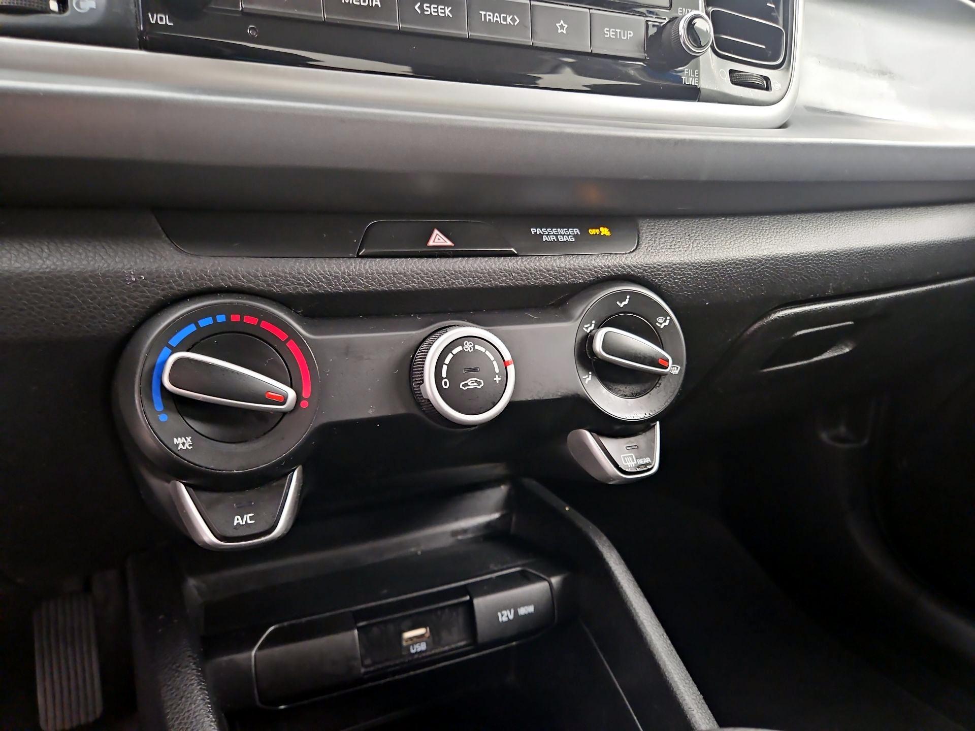 Thumbnail: 2023 Kia Rio - 16