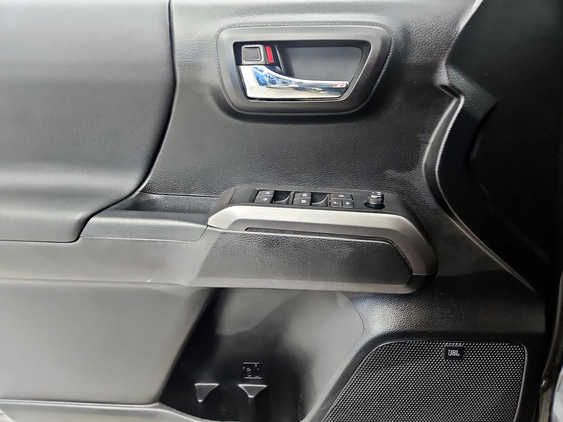 Thumbnail: 2021 Toyota Tacoma - 12