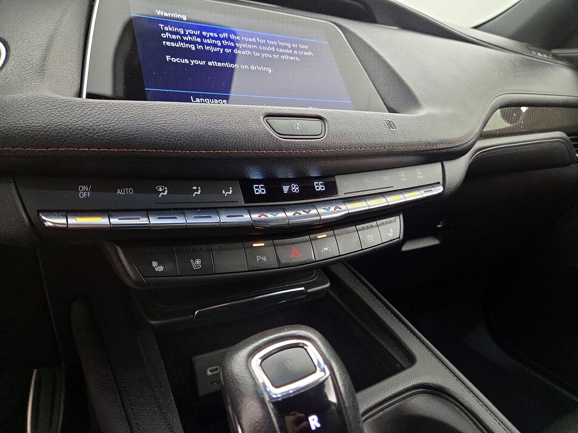 Thumbnail: 2019 Cadillac XT4 - 16