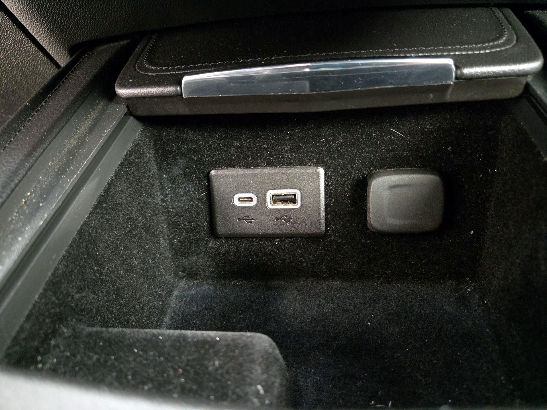 Thumbnail: 2019 Cadillac XT4 - 18