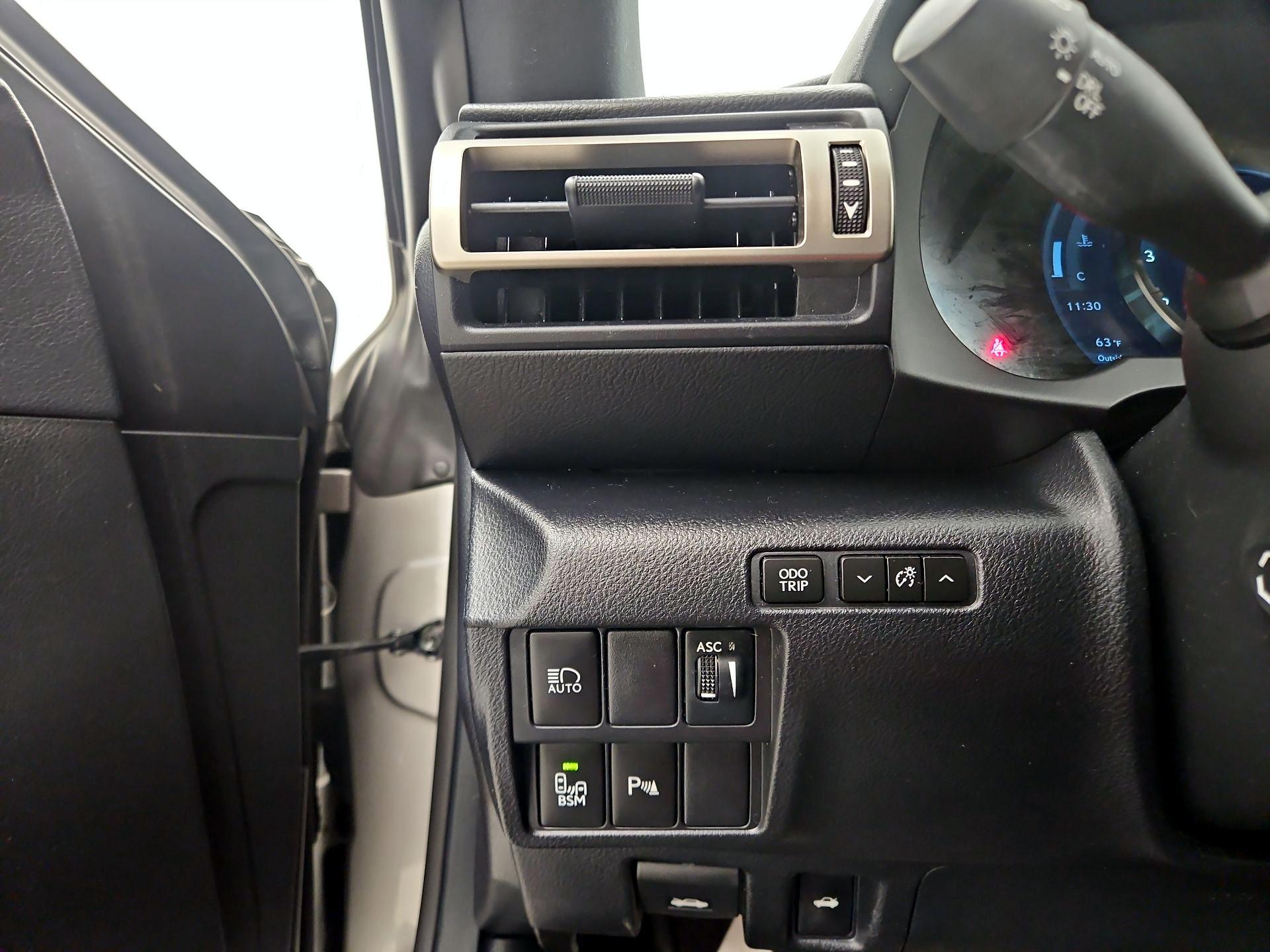 Thumbnail: 2019 Lexus RC - 13