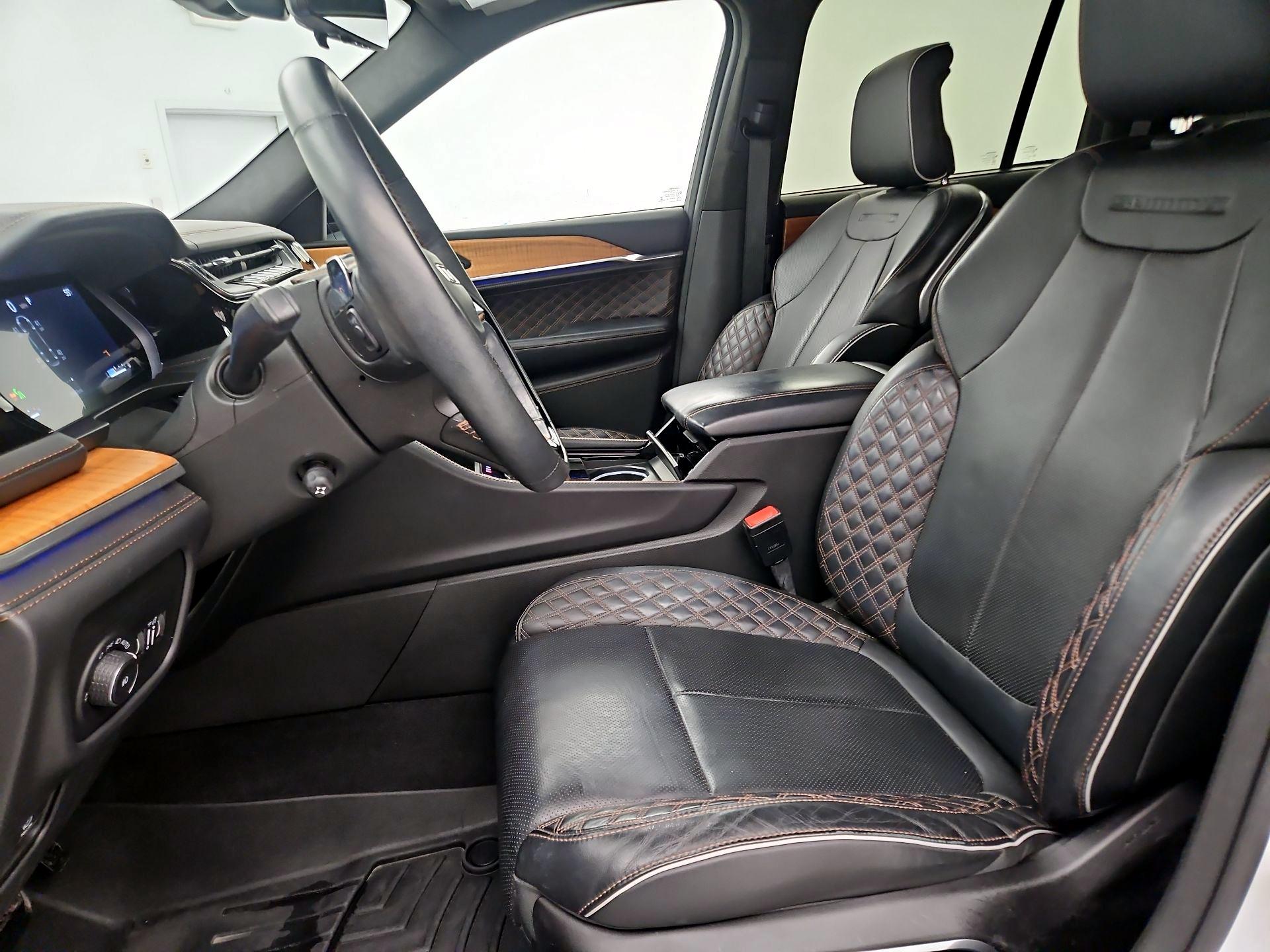 Thumbnail: 2022 Jeep Grand Cherokee - 11