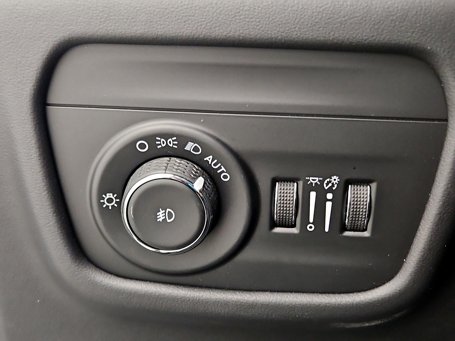 Thumbnail: 2022 Jeep Grand Cherokee - 13