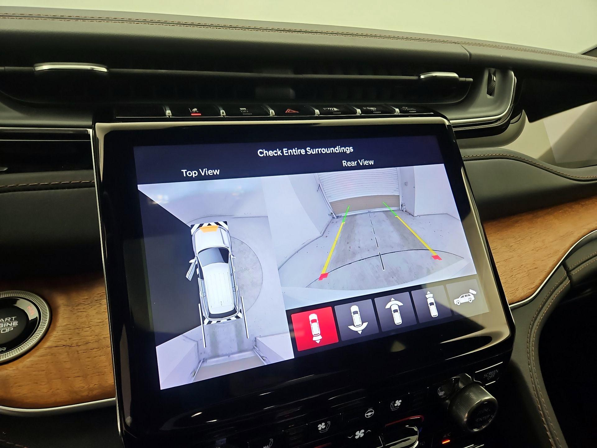 Thumbnail: 2022 Jeep Grand Cherokee - 15