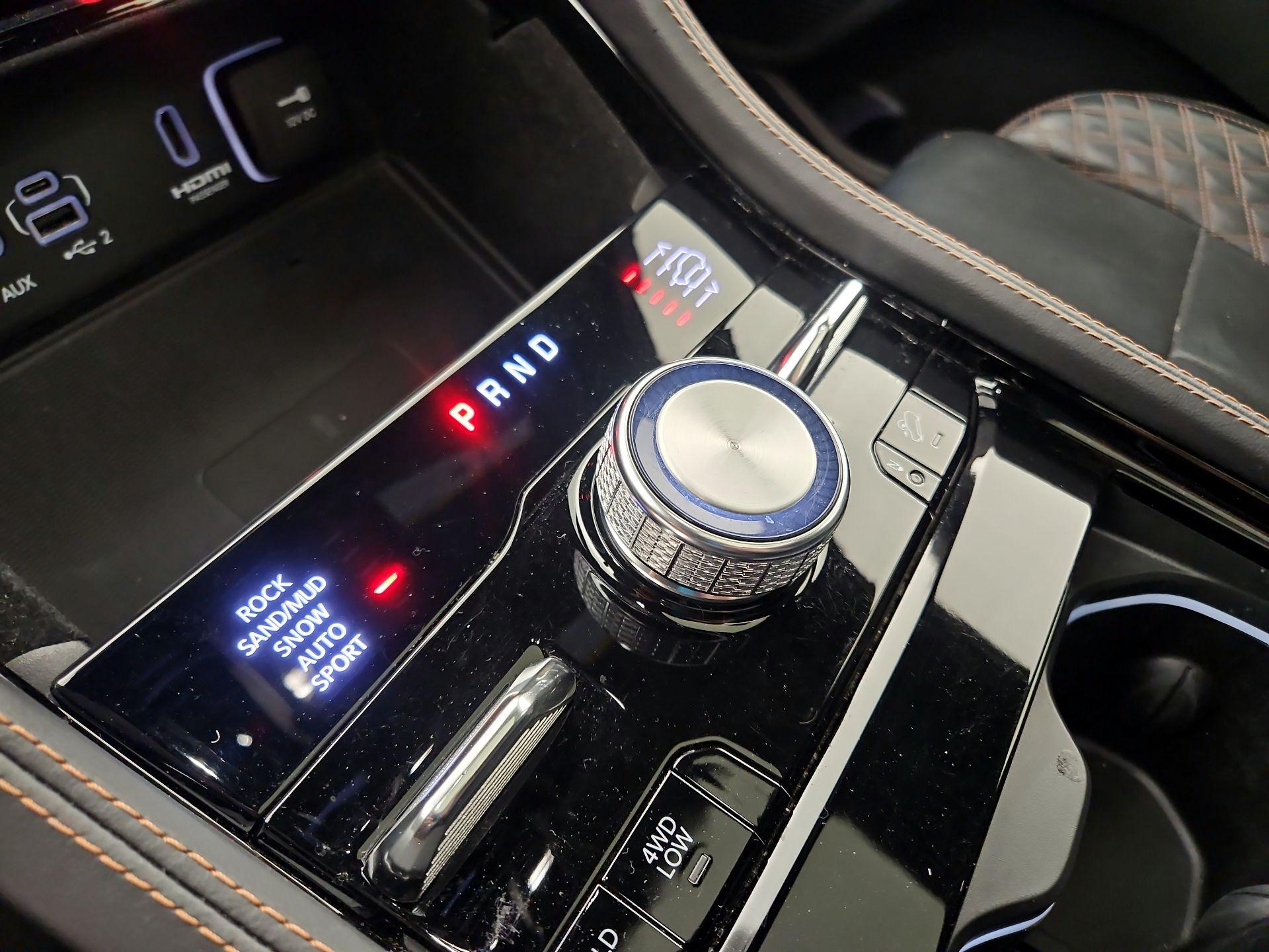 Thumbnail: 2022 Jeep Grand Cherokee - 18