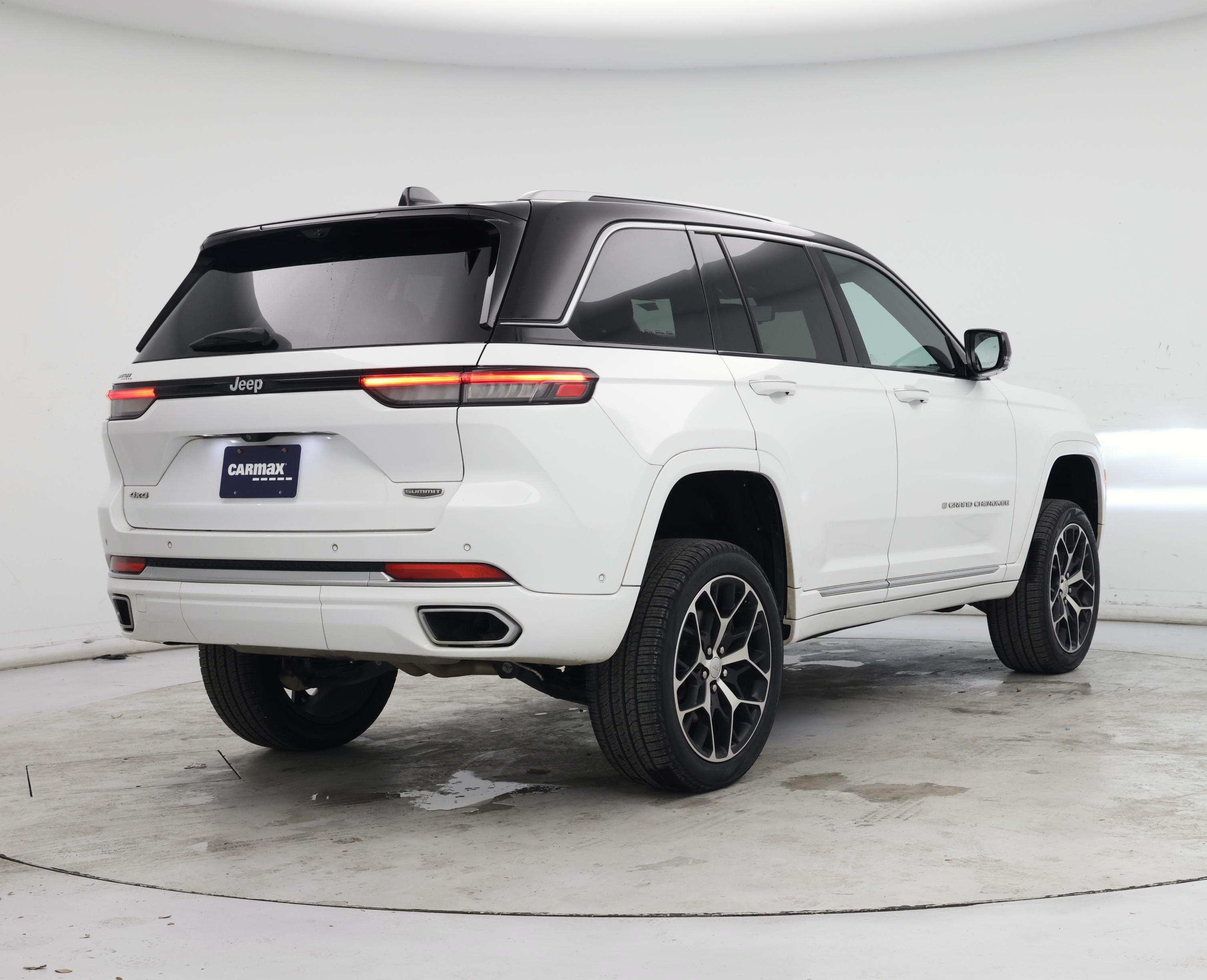 Thumbnail: 2022 Jeep Grand Cherokee - 8