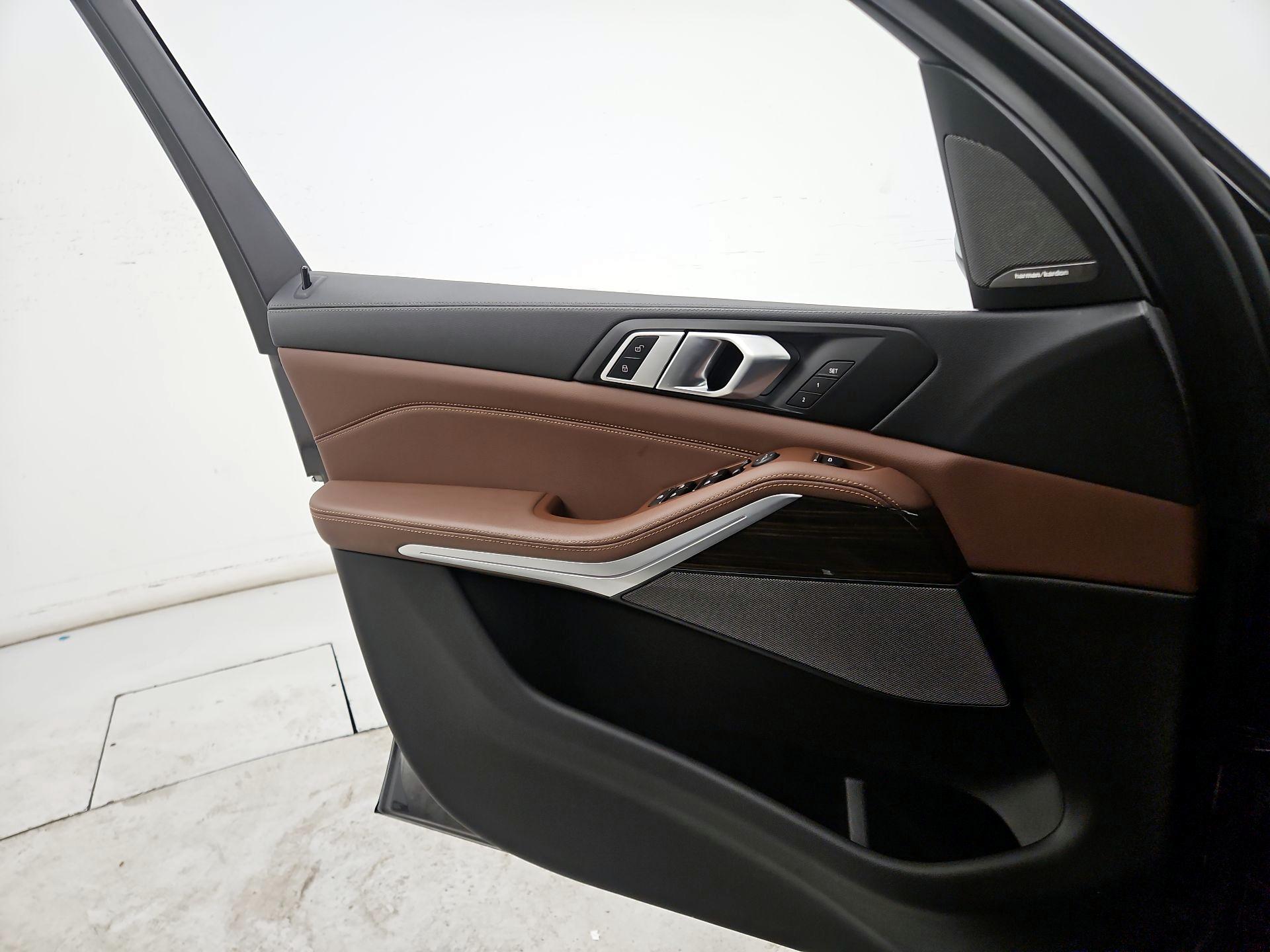 Thumbnail: 2021 BMW X5 - 12