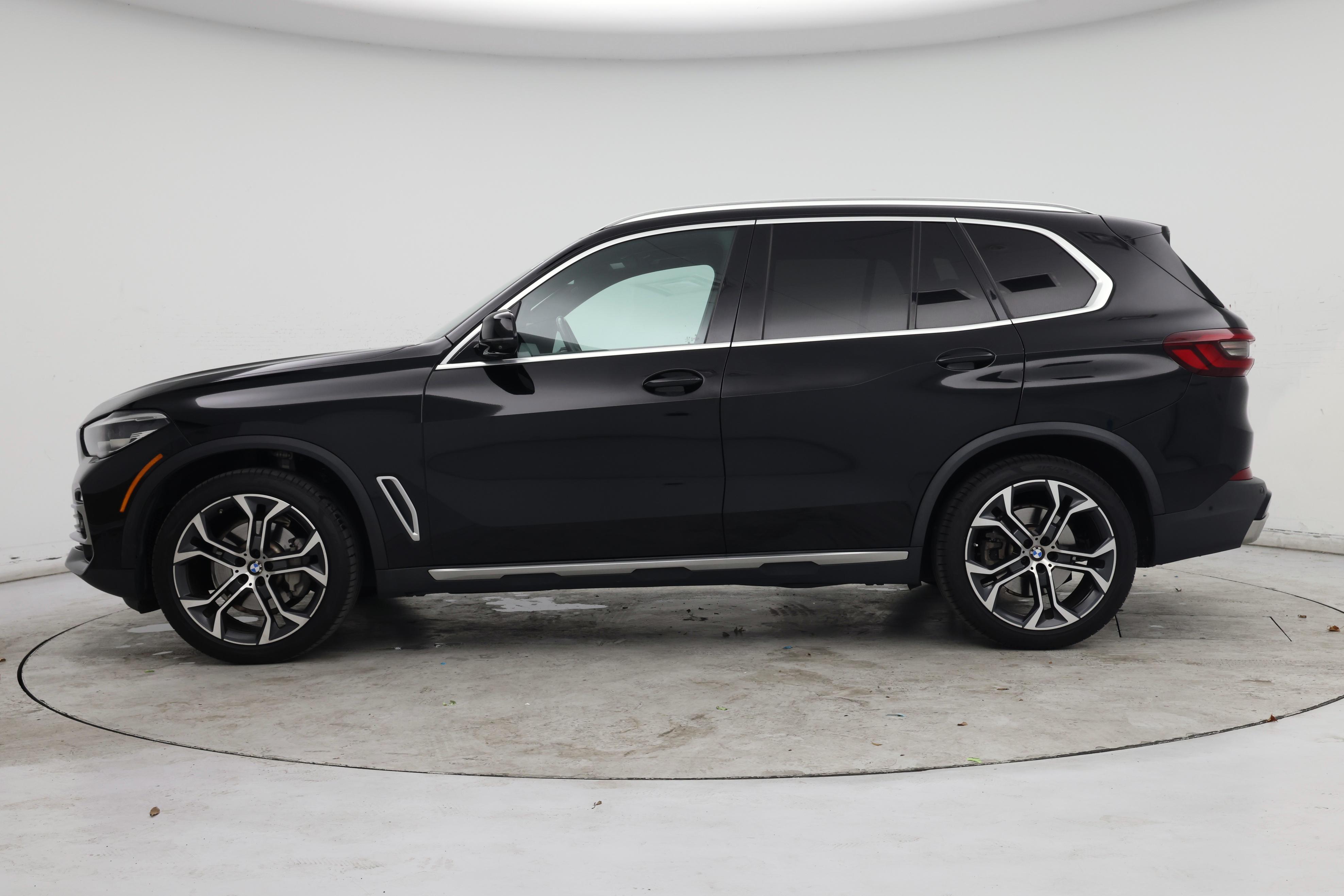 Thumbnail: 2021 BMW X5 - 3