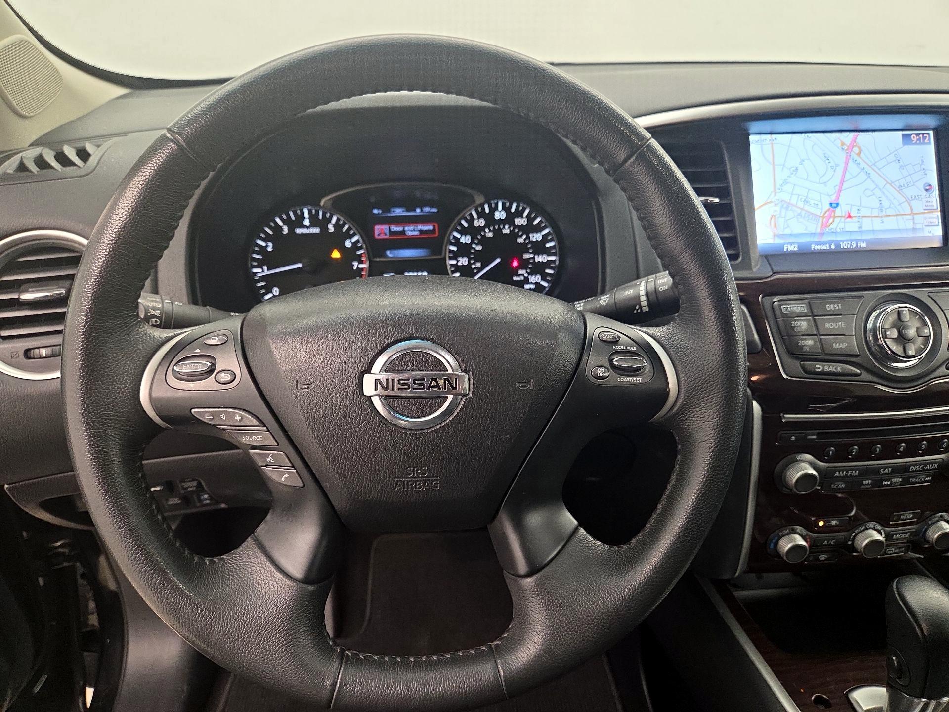 Thumbnail: 2015 Nissan Pathfinder - 10