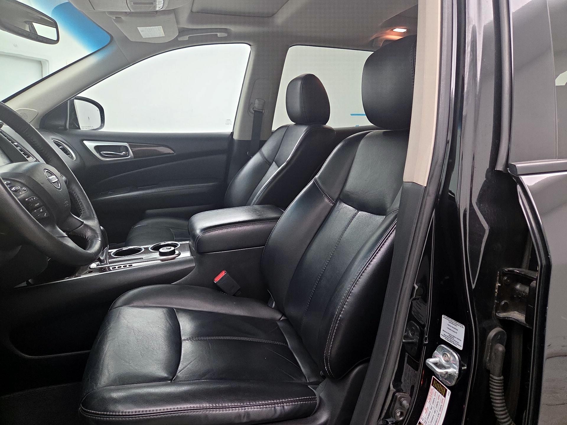 Thumbnail: 2015 Nissan Pathfinder - 11