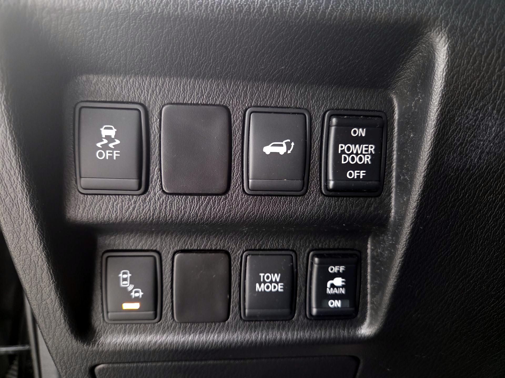 Thumbnail: 2015 Nissan Pathfinder - 13