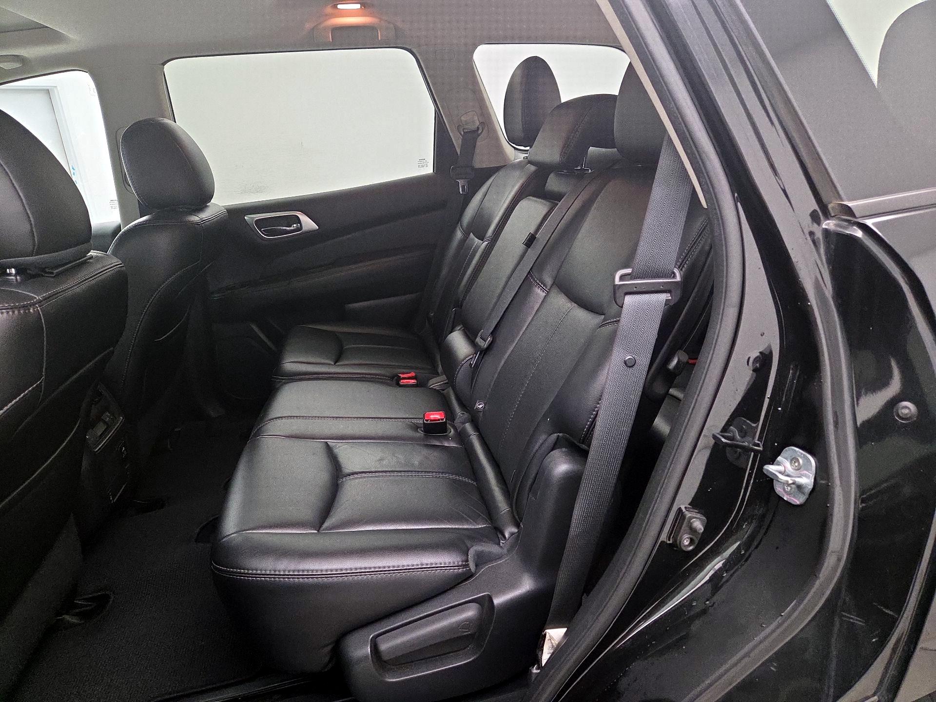 Thumbnail: 2015 Nissan Pathfinder - 20