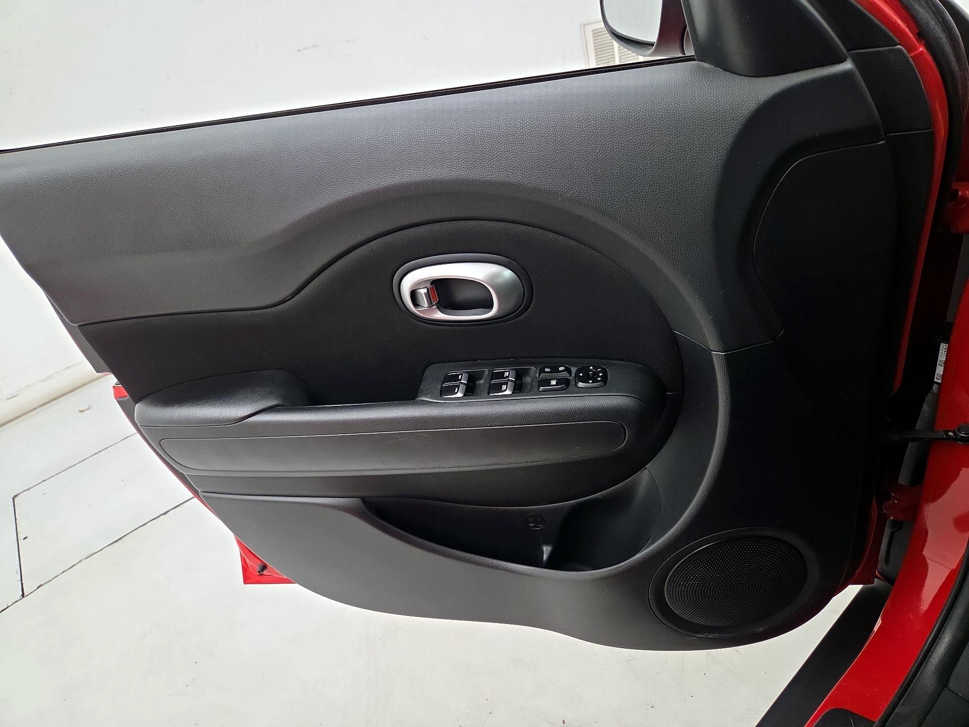 Thumbnail: 2018 Kia Soul - 12