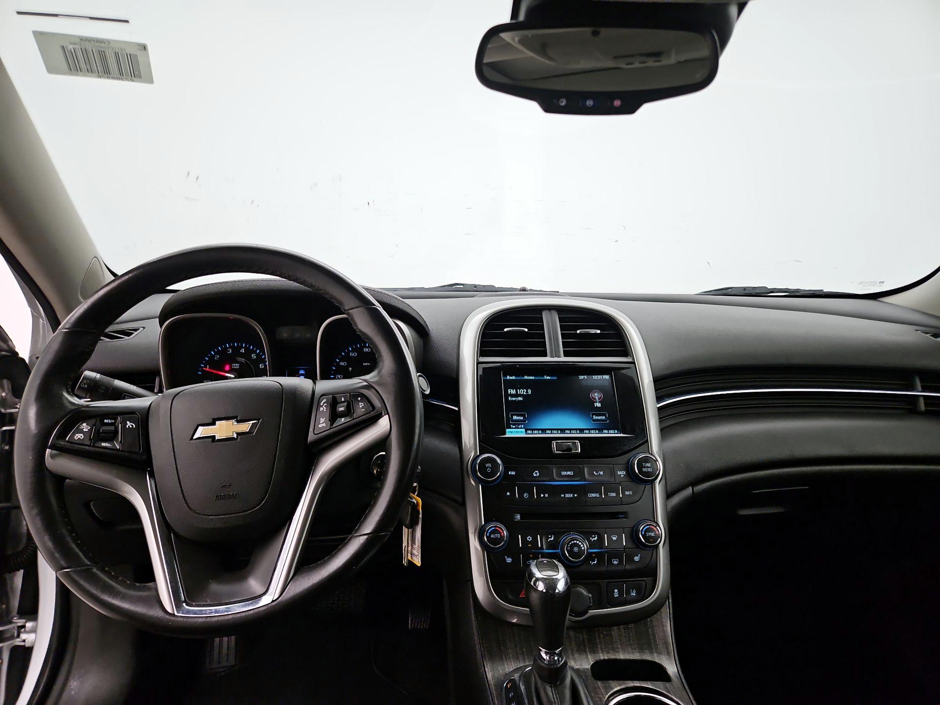 Thumbnail: 2016 Chevrolet Malibu - 9