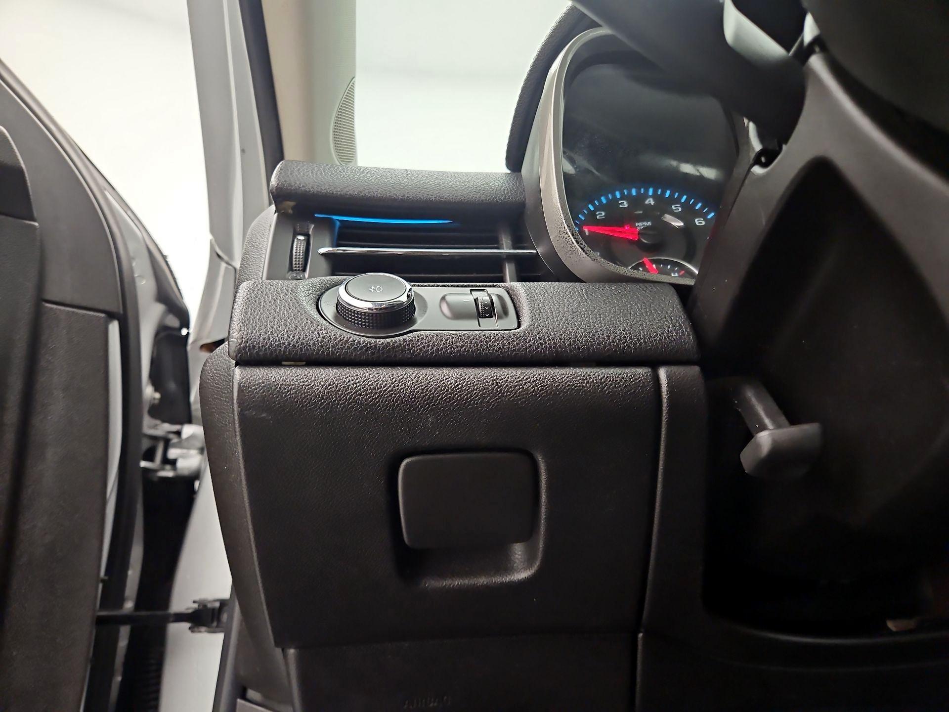 Thumbnail: 2016 Chevrolet Malibu - 13