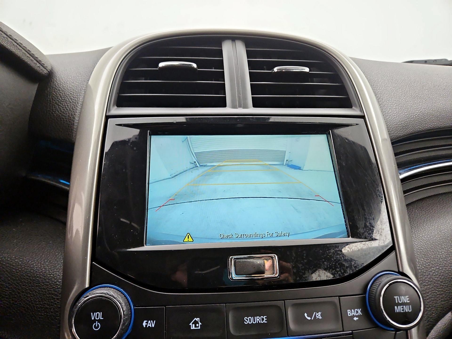 Thumbnail: 2016 Chevrolet Malibu - 14