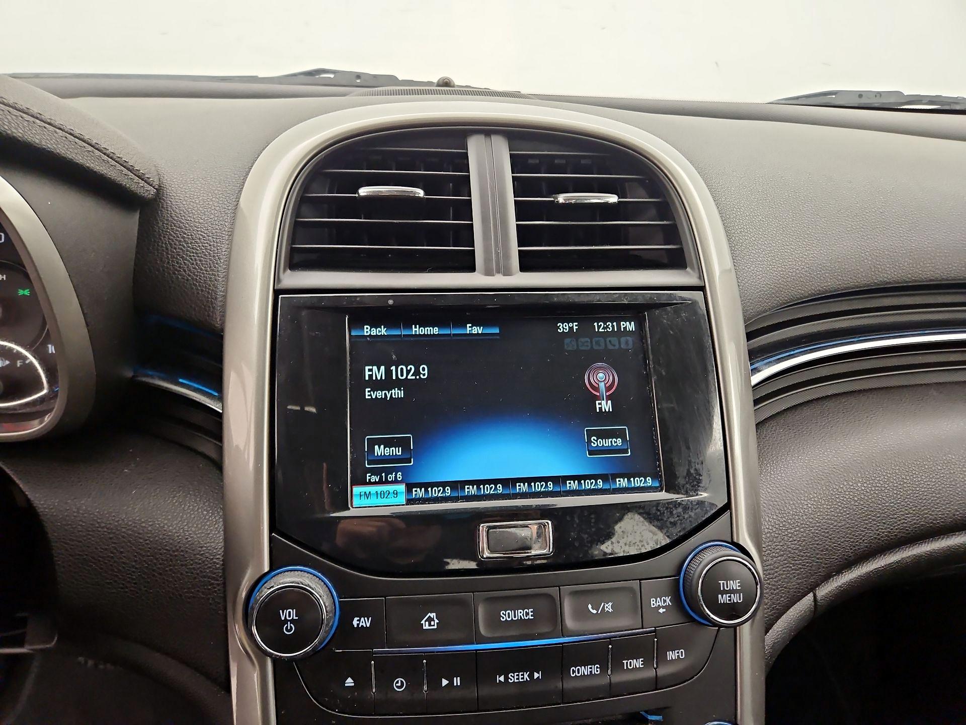 Thumbnail: 2016 Chevrolet Malibu - 15