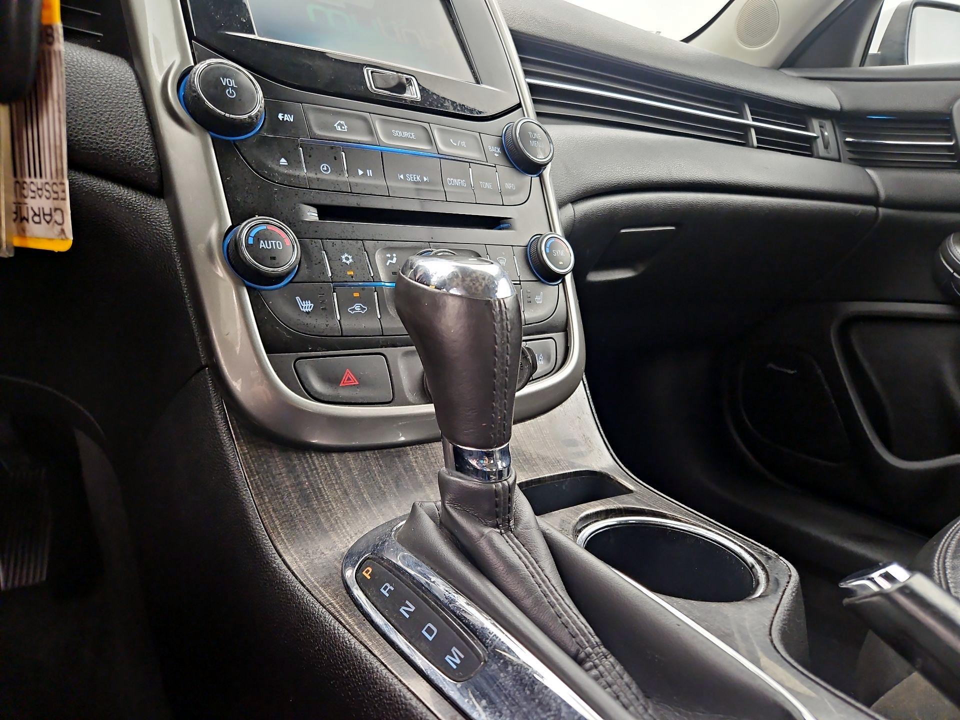 Thumbnail: 2016 Chevrolet Malibu - 17