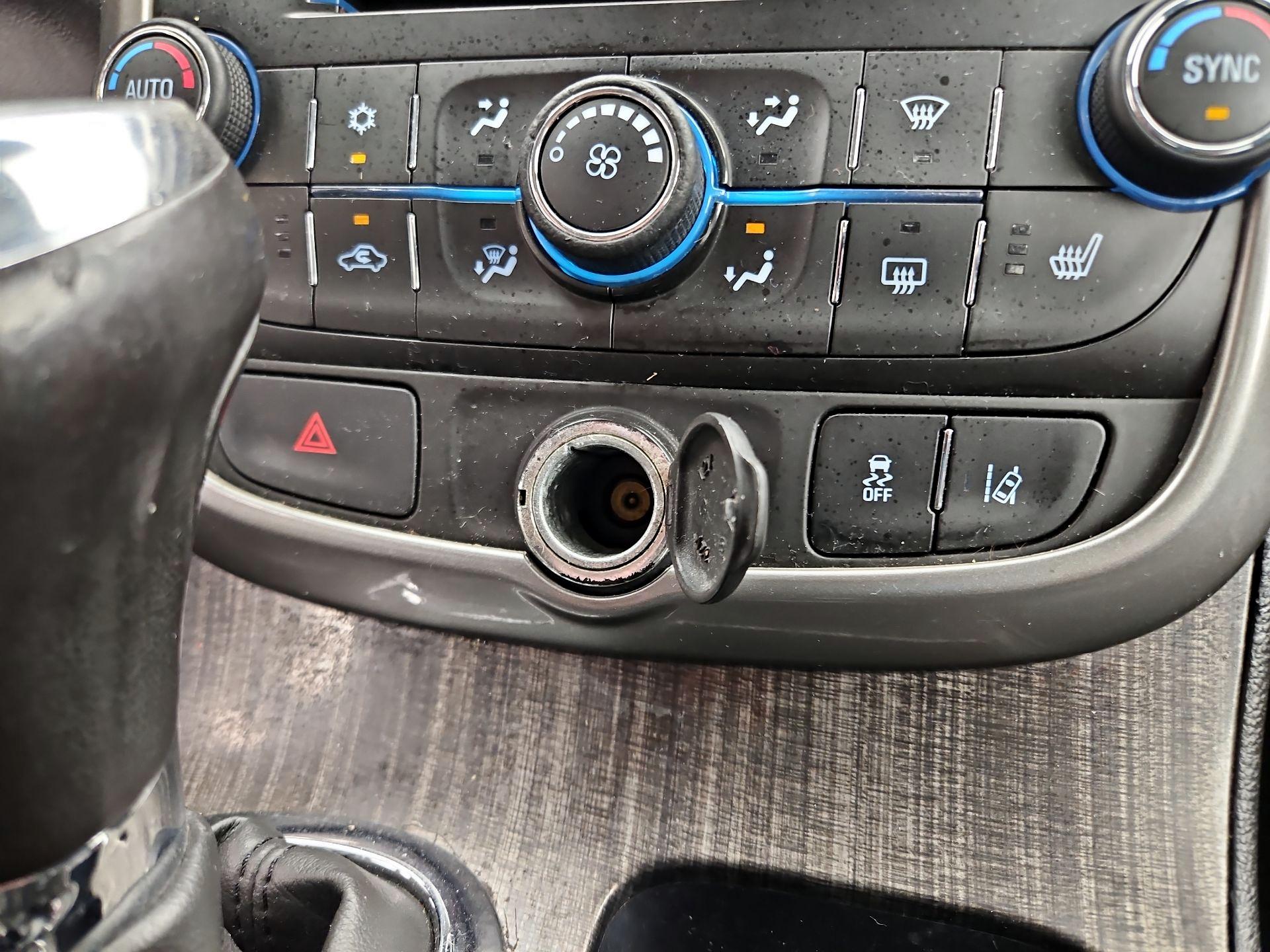 Thumbnail: 2016 Chevrolet Malibu - 18