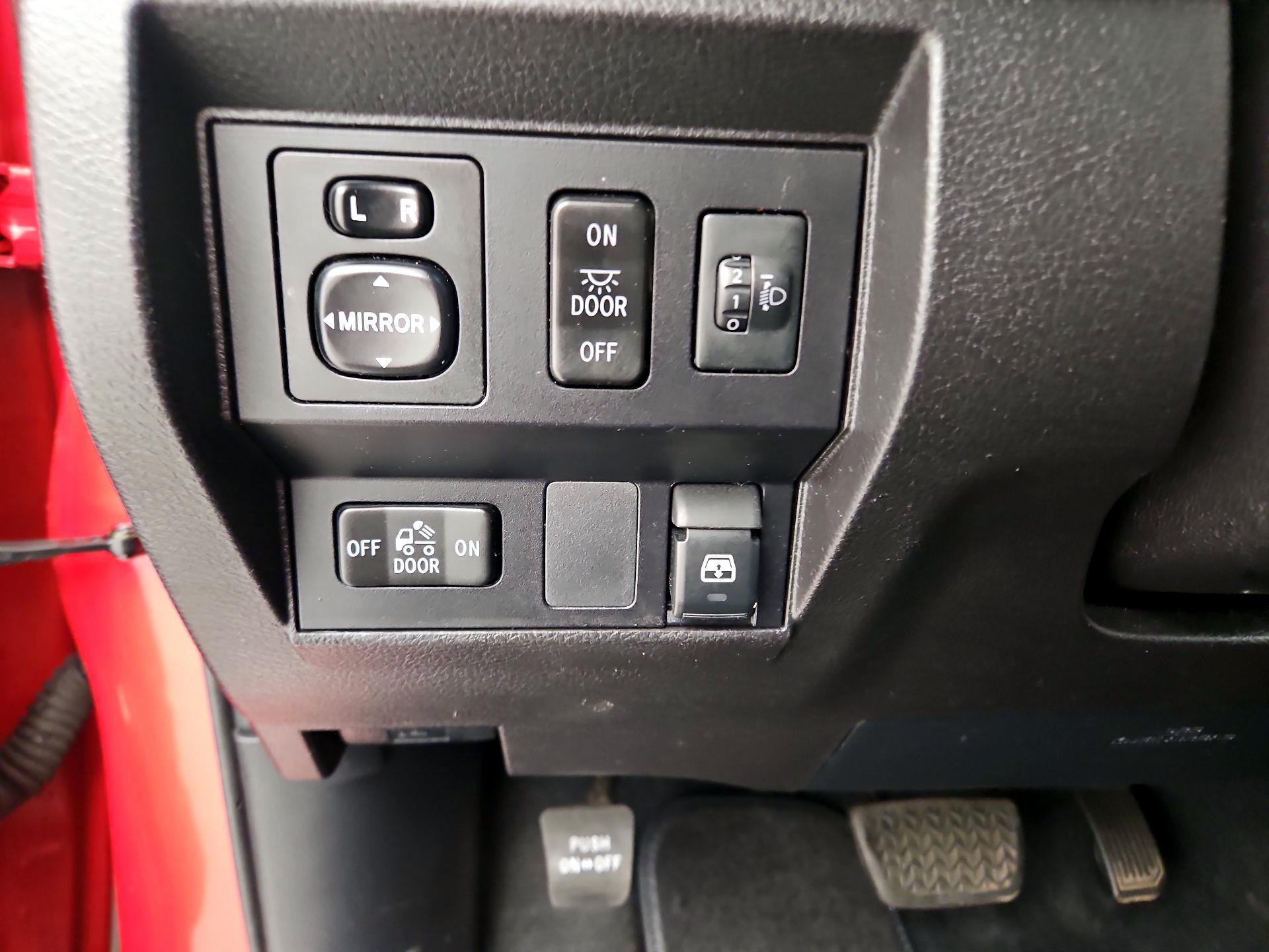 Thumbnail: 2016 Toyota Tundra - 13