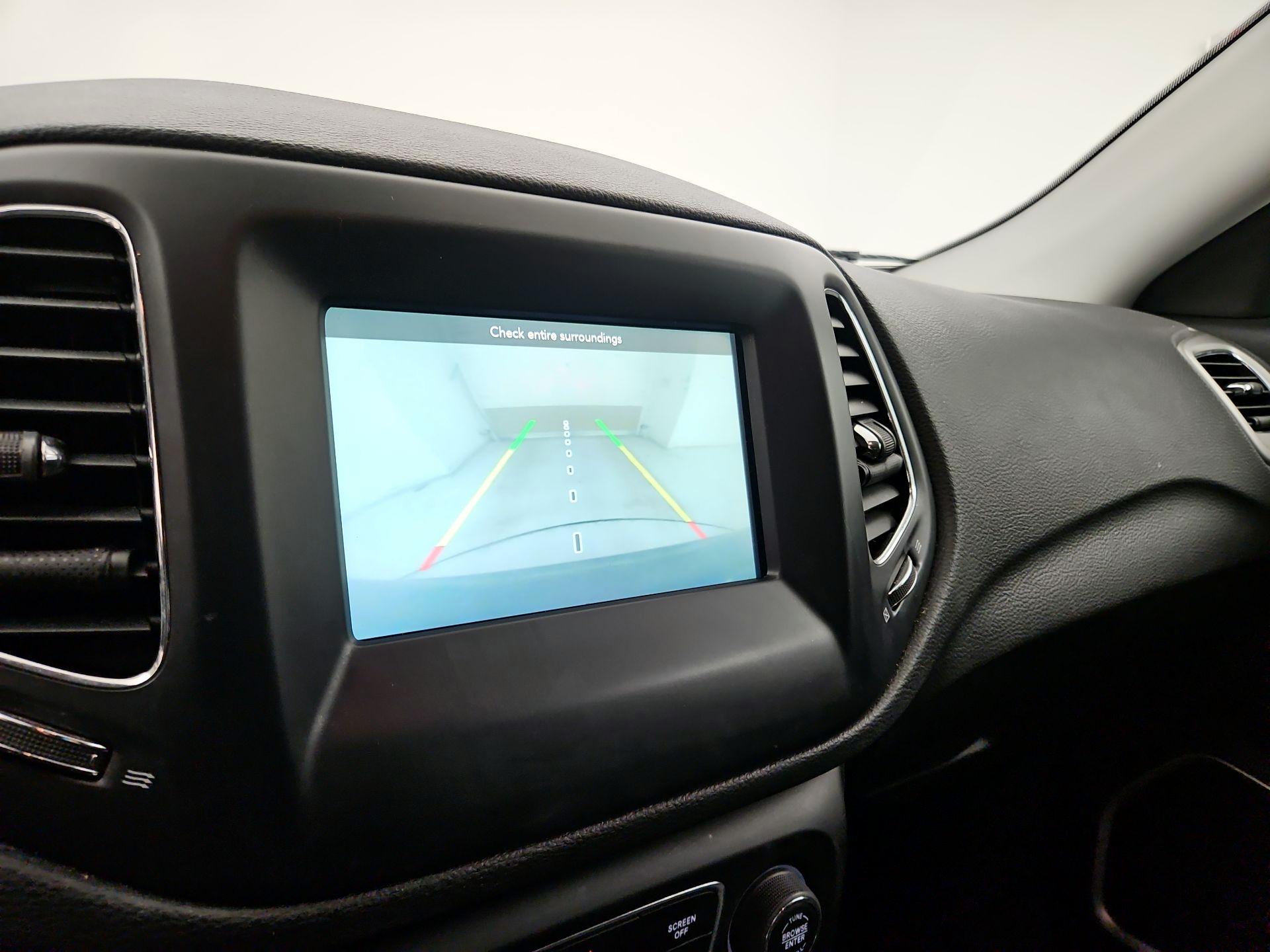 Thumbnail: 2021 Jeep Compass - 14