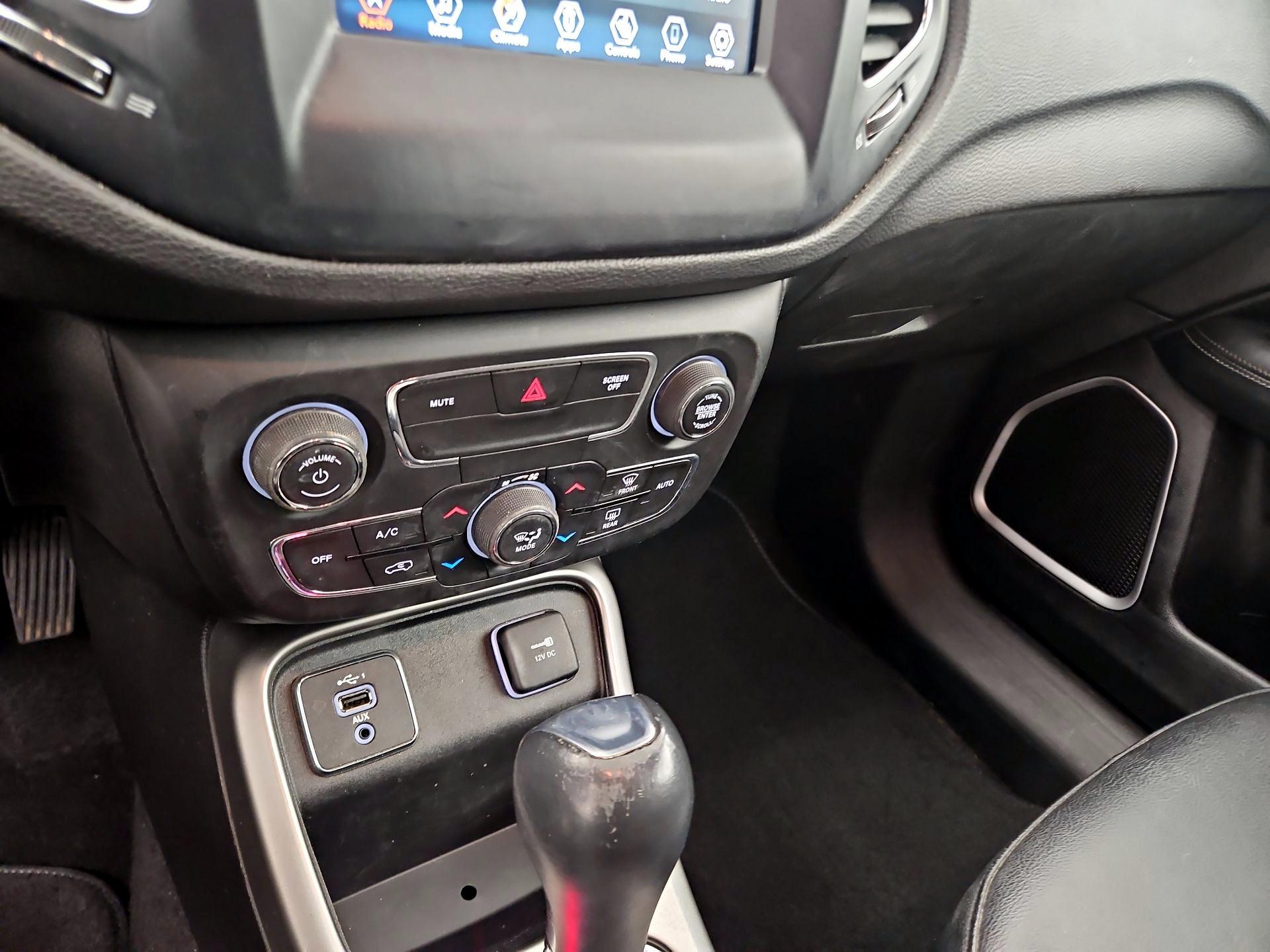 Thumbnail: 2021 Jeep Compass - 16