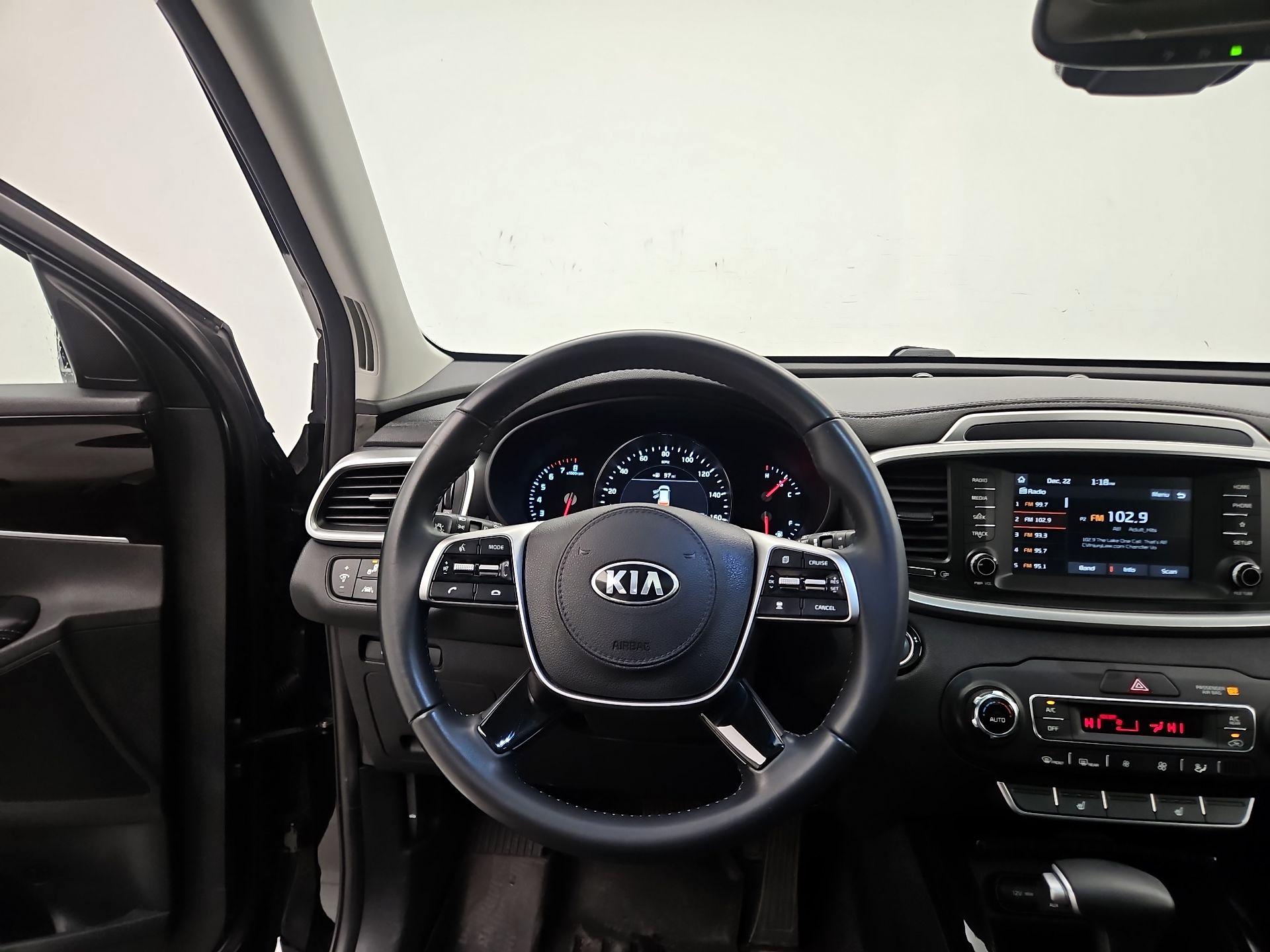 Thumbnail: 2020 Kia Sorento - 10