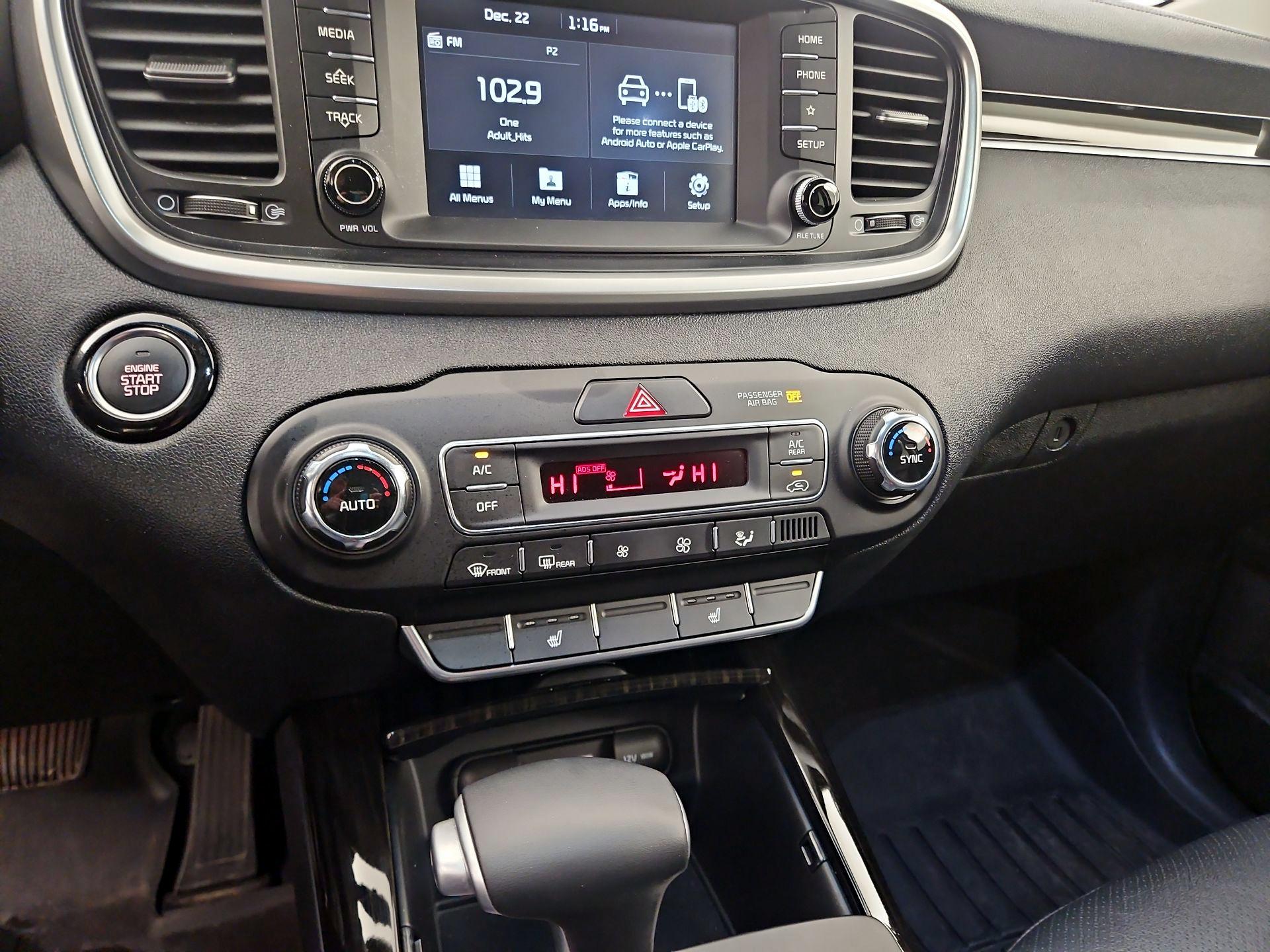 Thumbnail: 2020 Kia Sorento - 16