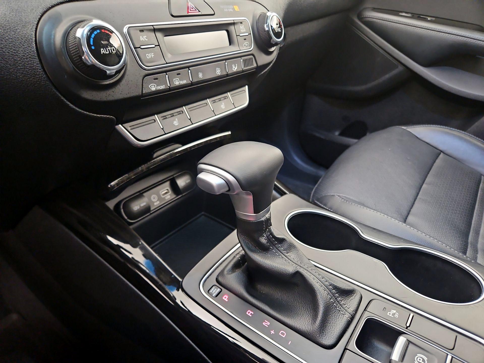 Thumbnail: 2020 Kia Sorento - 17