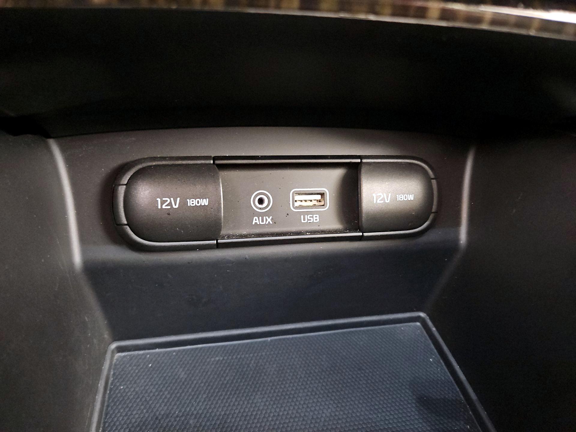 Thumbnail: 2020 Kia Sorento - 18