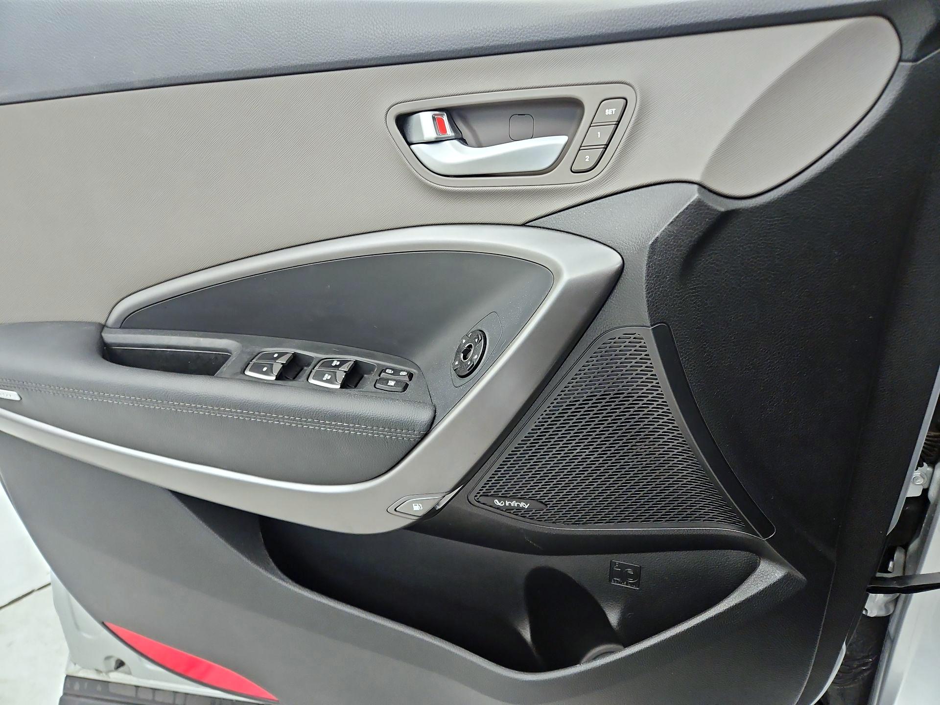 Thumbnail: 2017 Hyundai Santa Fe - 12