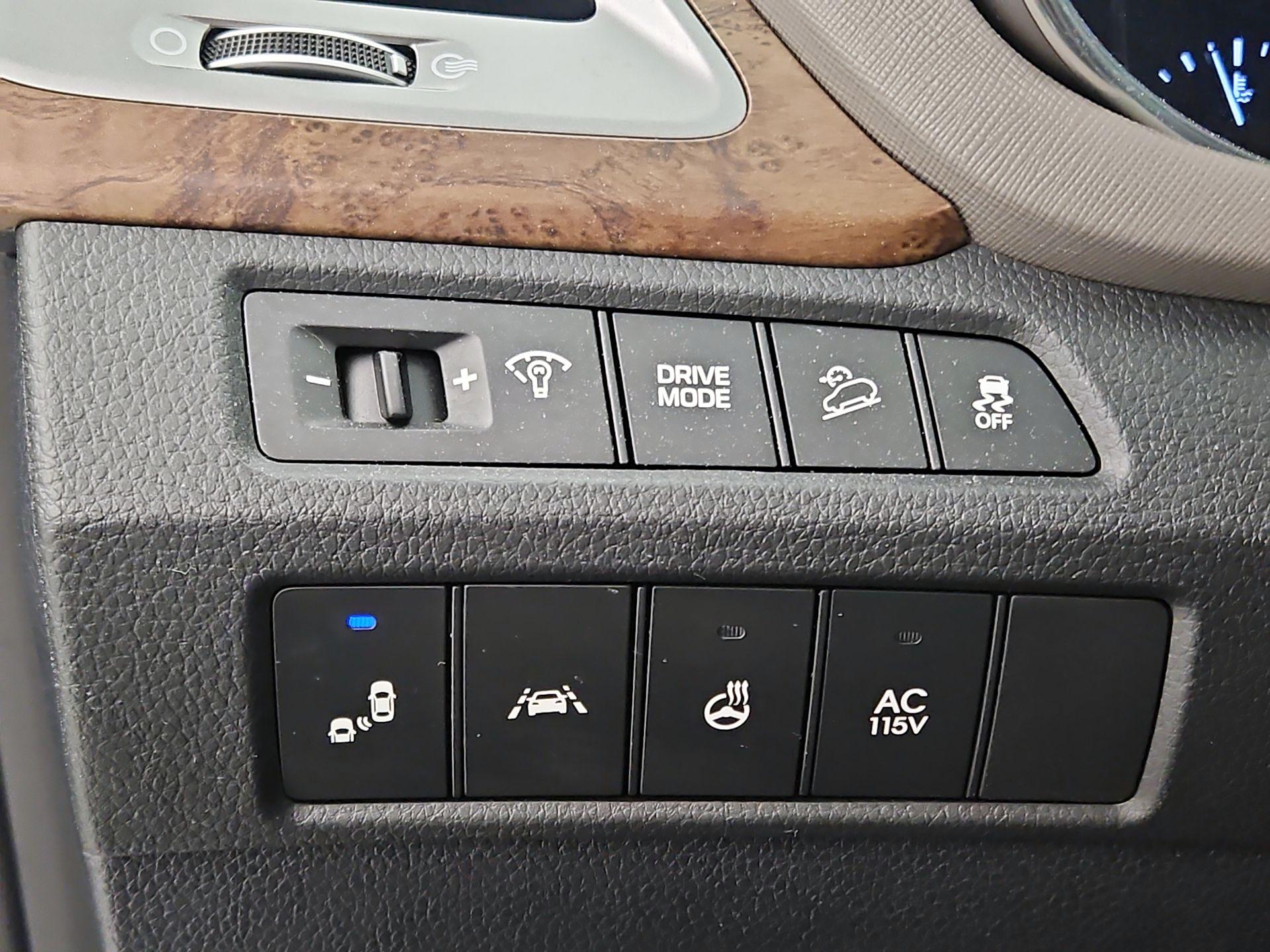 Thumbnail: 2017 Hyundai Santa Fe - 13