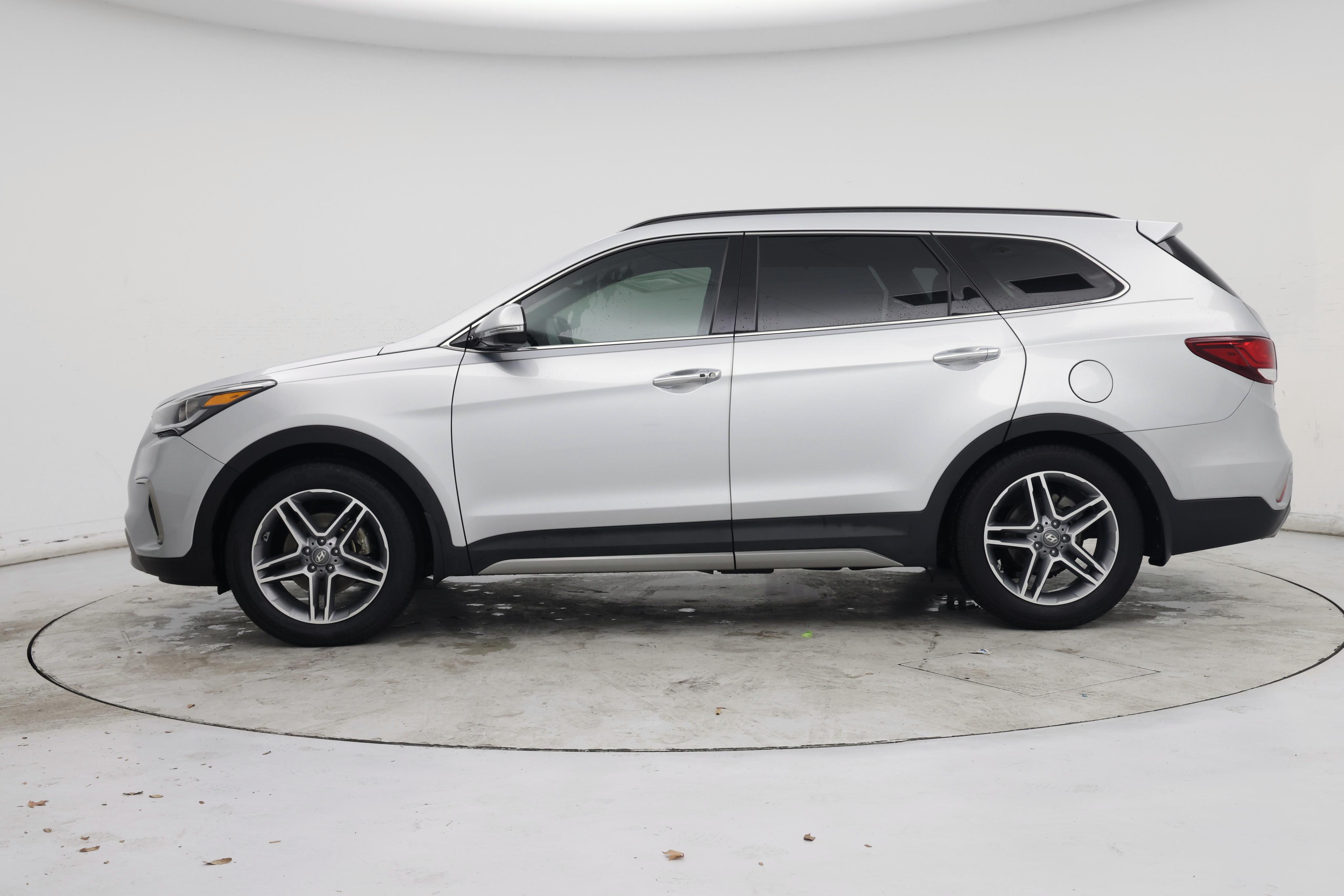 Thumbnail: 2017 Hyundai Santa Fe - 3